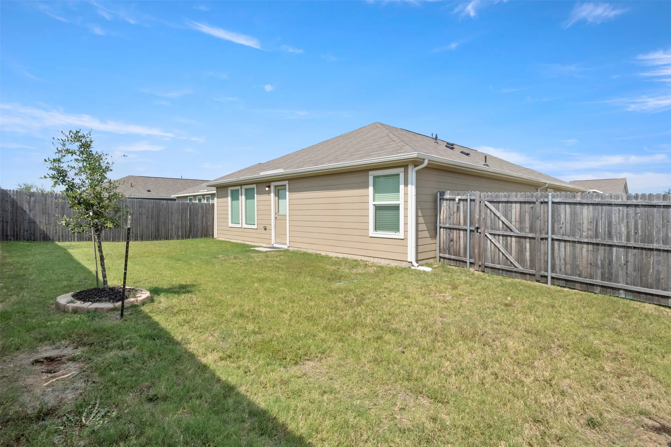 Single Family Residence For Rent in Denton County , 11807 Marcellus Way, Justin, Texas 76247, 4 Bedroom, 2 Bathroom, 2 Garage spaces, 1,668 Sqft, built in 2023, mls#21358560, Real Estate Agent in Justin, Homes For Rent in Denton county, Homes For Rent in Justin, Realtor in Justin Texas, Real Estate Brokerage Independent Realty Texas, Luminita Cordes Realtor