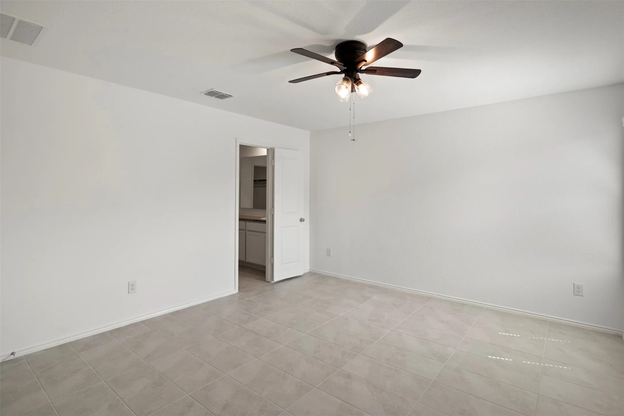 Single Family Residence For Rent in Denton County , 11807 Marcellus Way, Justin, Texas 76247, 4 Bedroom, 2 Bathroom, 2 Garage spaces, 1,668 Sqft, built in 2023, mls#21358560, Real Estate Agent in Justin, Homes For Rent in Denton county, Homes For Rent in Justin, Realtor in Justin Texas, Real Estate Brokerage Independent Realty Texas, Luminita Cordes Realtor