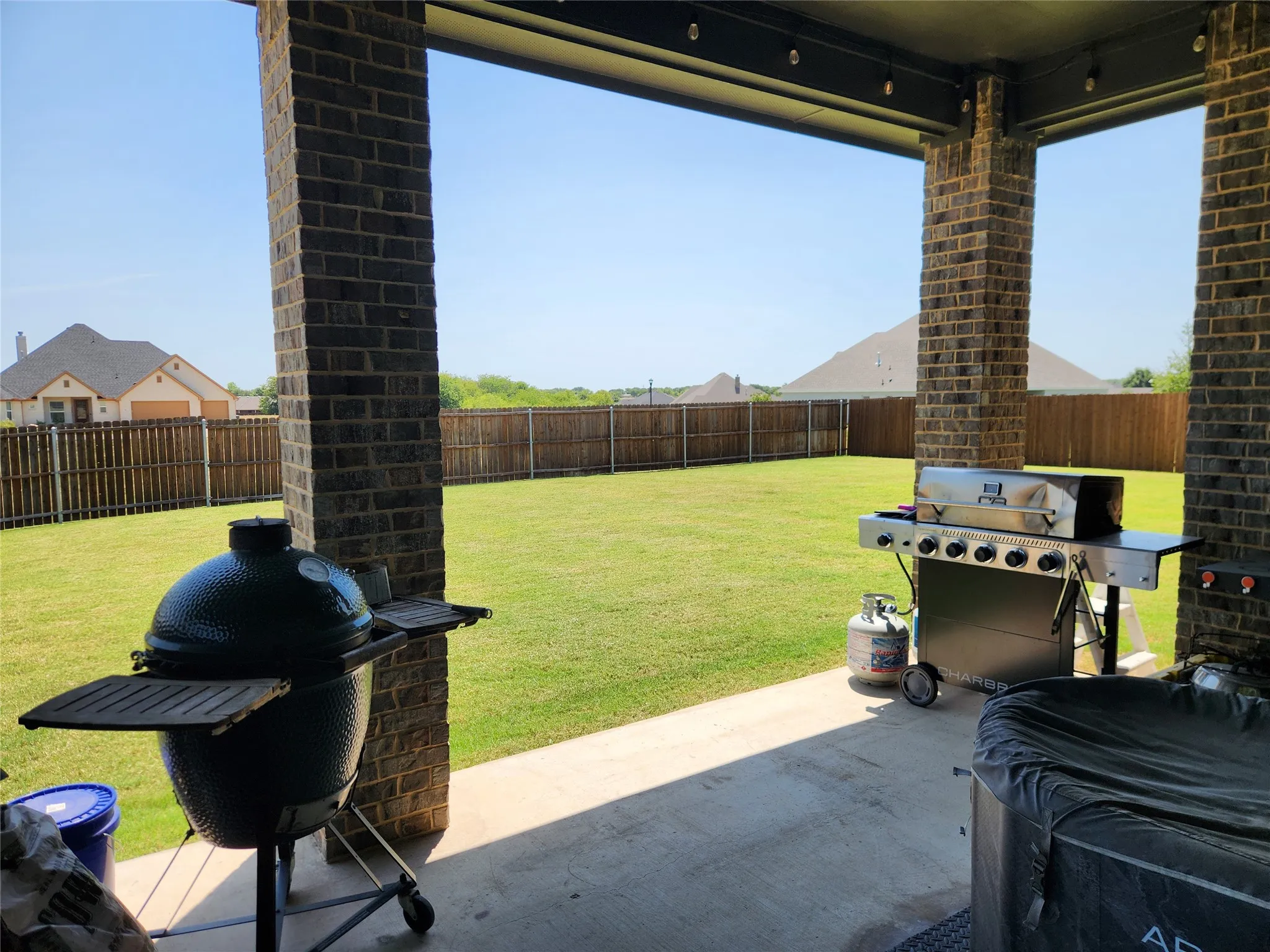 Single Family Residence For Rent in Tarrant County , 1000 Nogalito Avenue, Crowley, Texas 76036, 4 Bedroom, 3 Bathroom, 3 Garage spaces, 2,667 Sqft, built in 2023, Price $3,700, mls#21357598, Real Estate Agent in Crowley, Homes For Rent in Tarrant county, Homes For Rent in Crowley, Realtor in Crowley Texas, Real Estate Brokerage Independent Realty Texas, Luminita Cordes Realtor