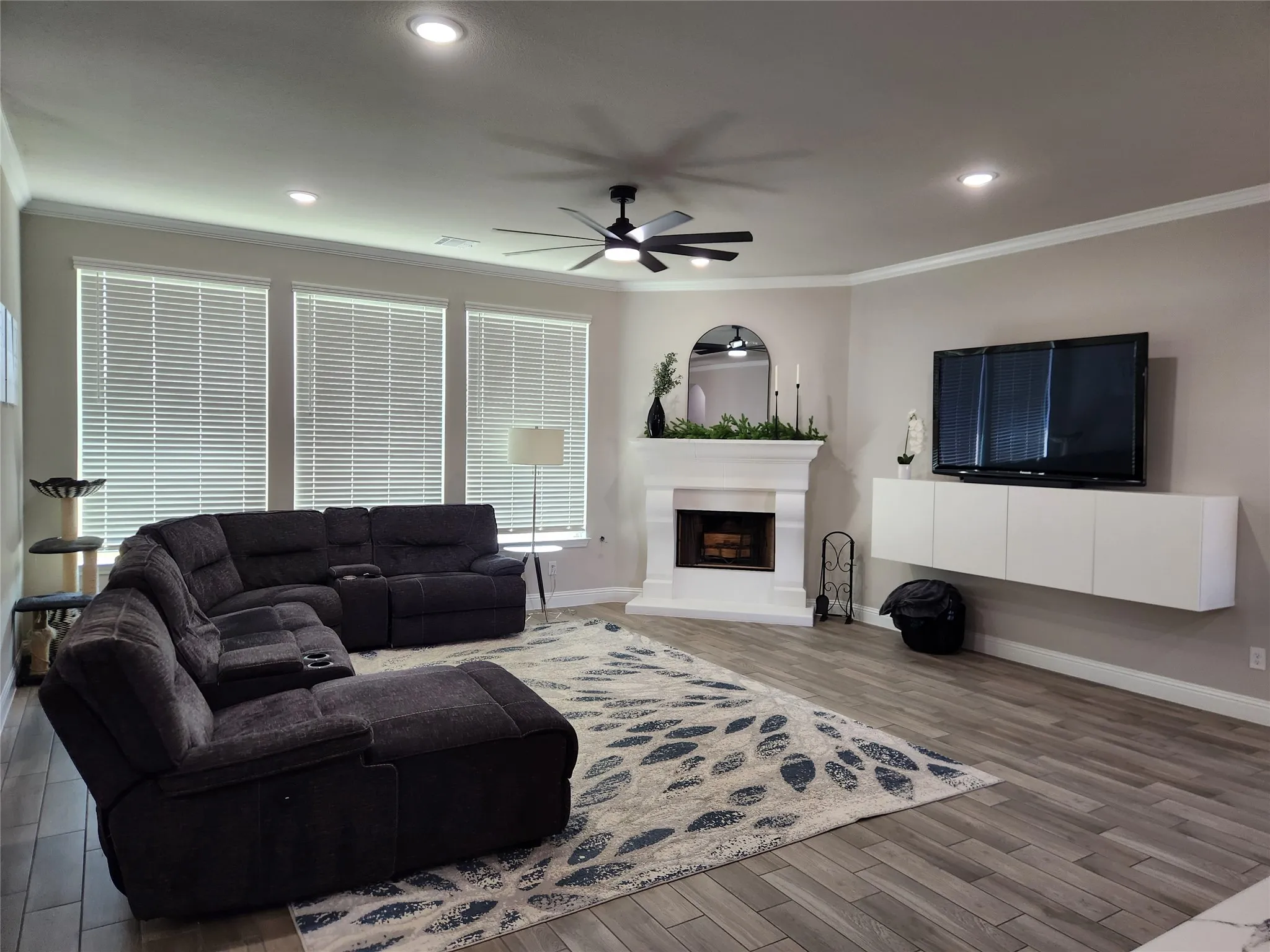 Single Family Residence For Rent in Tarrant County , 1000 Nogalito Avenue, Crowley, Texas 76036, 4 Bedroom, 3 Bathroom, 3 Garage spaces, 2,667 Sqft, built in 2023, Price $3,700, mls#21357598, Real Estate Agent in Crowley, Homes For Rent in Tarrant county, Homes For Rent in Crowley, Realtor in Crowley Texas, Real Estate Brokerage Independent Realty Texas, Luminita Cordes Realtor