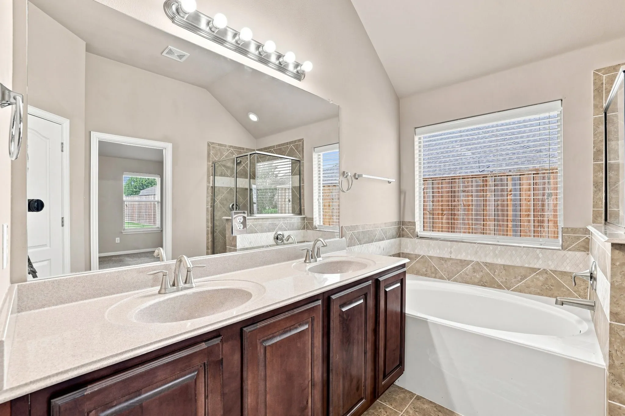 Single Family Residence For Sale in Kaufman County , 255 Archer Way, Forney, Texas 75126, 3 Bedroom, 2 Bathroom, 2 Garage spaces, 2,030 Sqft, built in 2012, mls#21356904, Real Estate Agent in Forney, Homes For Sale in Kaufman county, Homes For Sale in Forney, Realtor in Forney Texas, Real Estate Brokerage Independent Realty Texas, Luminita Cordes Realtor
