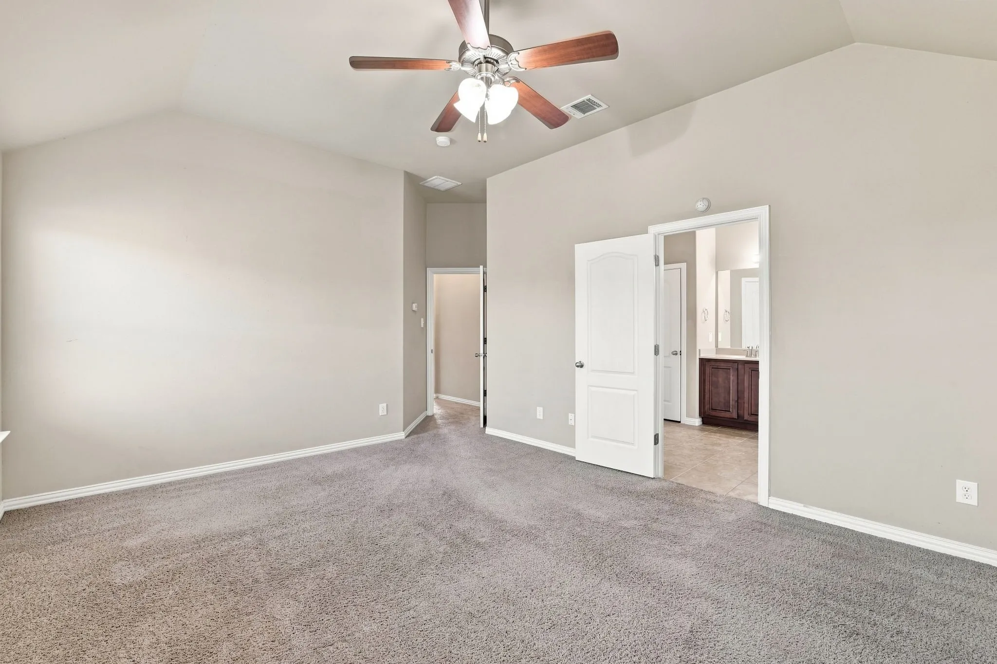 Single Family Residence For Sale in Kaufman County , 255 Archer Way, Forney, Texas 75126, 3 Bedroom, 2 Bathroom, 2 Garage spaces, 2,030 Sqft, built in 2012, mls#21356904, Real Estate Agent in Forney, Homes For Sale in Kaufman county, Homes For Sale in Forney, Realtor in Forney Texas, Real Estate Brokerage Independent Realty Texas, Luminita Cordes Realtor