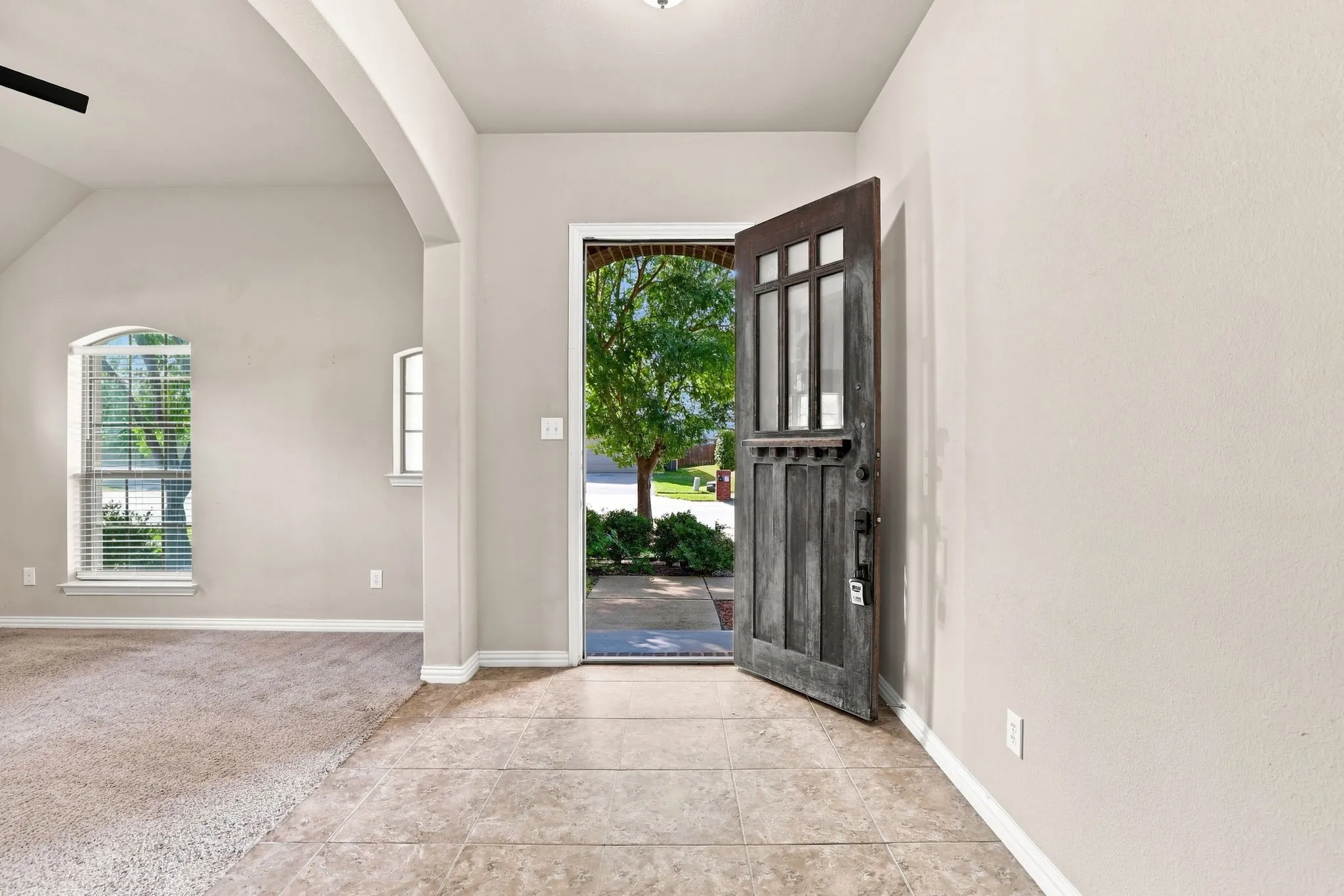 Single Family Residence For Sale in Kaufman County , 255 Archer Way, Forney, Texas 75126, 3 Bedroom, 2 Bathroom, 2 Garage spaces, 2,030 Sqft, built in 2012, mls#21356904, Real Estate Agent in Forney, Homes For Sale in Kaufman county, Homes For Sale in Forney, Realtor in Forney Texas, Real Estate Brokerage Independent Realty Texas, Luminita Cordes Realtor