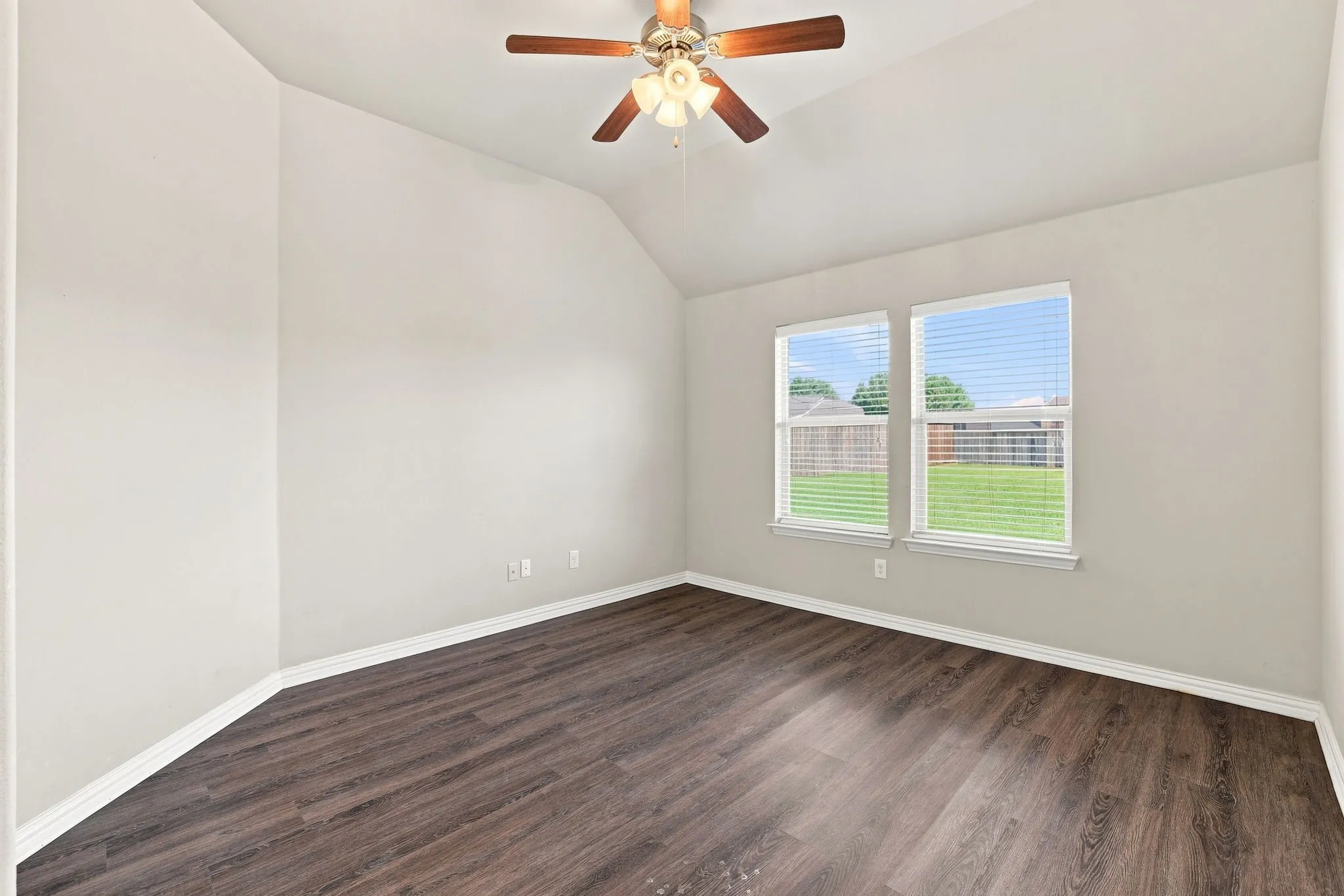Single Family Residence For Sale in Kaufman County , 255 Archer Way, Forney, Texas 75126, 3 Bedroom, 2 Bathroom, 2 Garage spaces, 2,030 Sqft, built in 2012, mls#21356904, Real Estate Agent in Forney, Homes For Sale in Kaufman county, Homes For Sale in Forney, Realtor in Forney Texas, Real Estate Brokerage Independent Realty Texas, Luminita Cordes Realtor