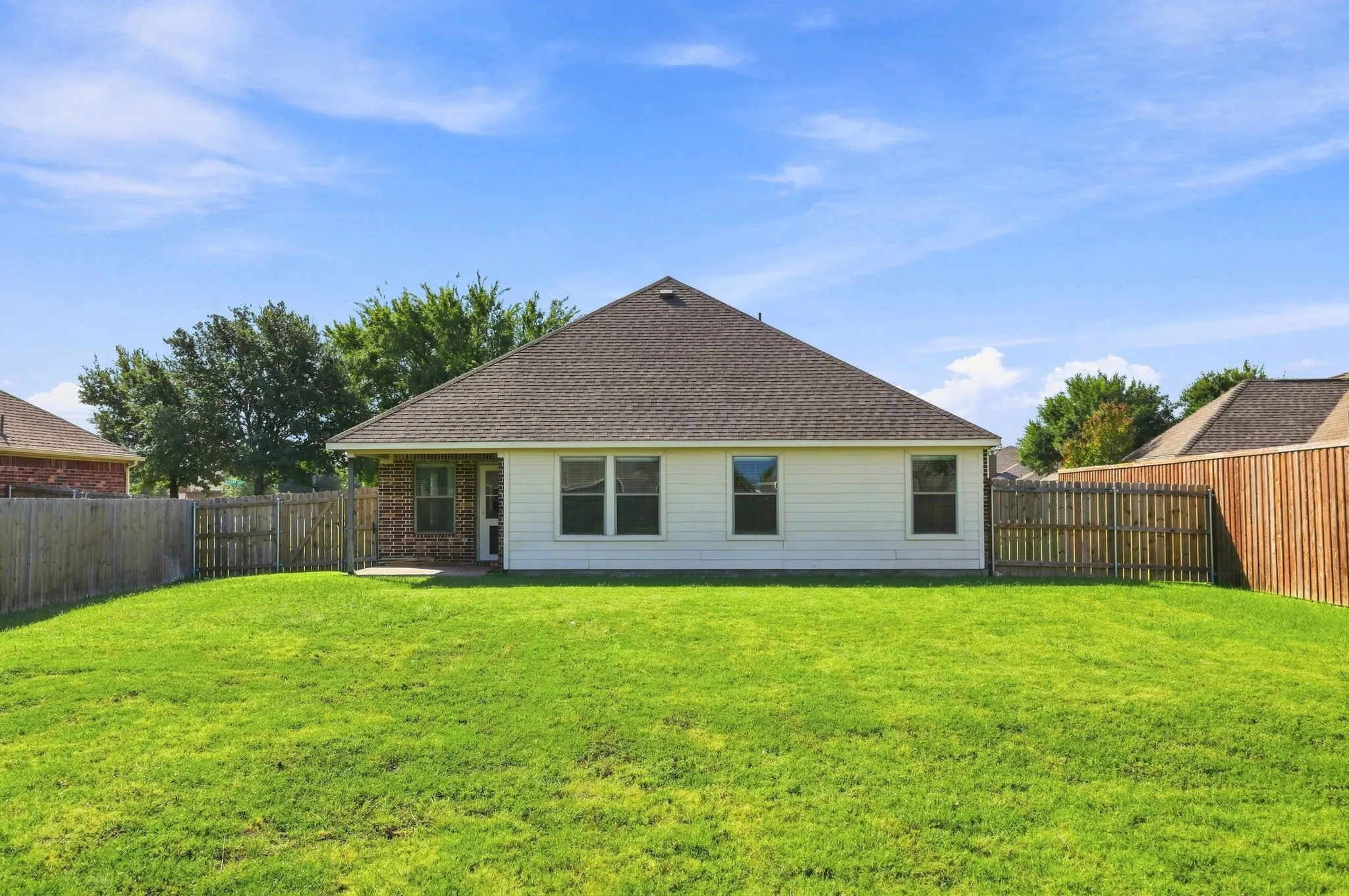 Single Family Residence For Sale in Kaufman County , 255 Archer Way, Forney, Texas 75126, 3 Bedroom, 2 Bathroom, 2 Garage spaces, 2,030 Sqft, built in 2012, mls#21356904, Real Estate Agent in Forney, Homes For Sale in Kaufman county, Homes For Sale in Forney, Realtor in Forney Texas, Real Estate Brokerage Independent Realty Texas, Luminita Cordes Realtor