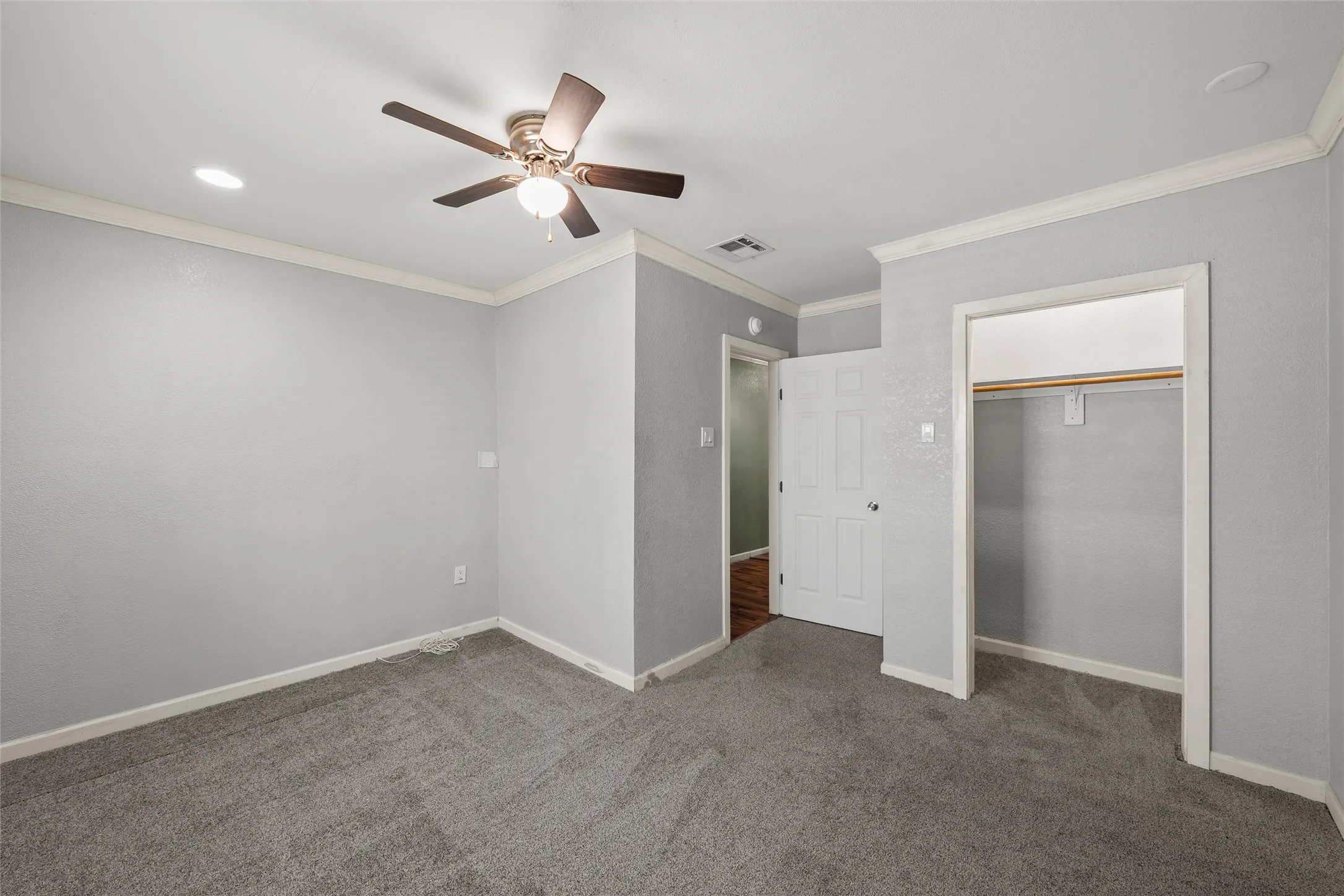 Single Family Residence For Sale in Mc Lennan County , 1807 S 19th Street, Waco, Texas 76706, 4 Bedroom, 2 Bathroom, Garage spaces, 1,904 Sqft, built in 1940, mls#21357049, Real Estate Agent in Waco, Homes For Sale in Mc Lennan county, Homes For Sale in Waco, Realtor in Waco Texas, Real Estate Brokerage Independent Realty Texas, Luminita Cordes Realtor
