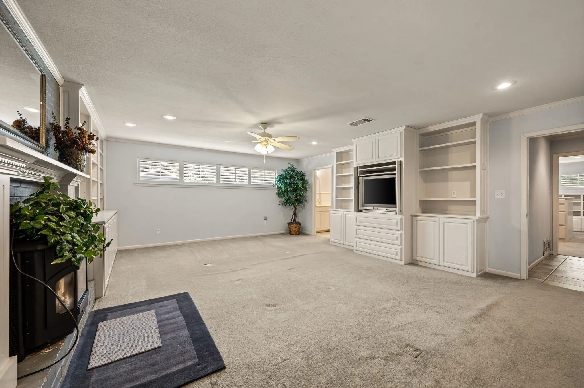 Single Family Residence For Sale in Denton County , 2942 Trails End, Aubrey, Texas 76227, 5 Bedroom, 3 Bathroom, 2 Garage spaces, 3,388 Sqft, built in 1980, mls#21352168, Real Estate Agent in Aubrey, Homes For Sale in Denton county, Homes For Sale in Aubrey, Realtor in Aubrey Texas, Real Estate Brokerage Independent Realty Texas, Luminita Cordes Realtor
