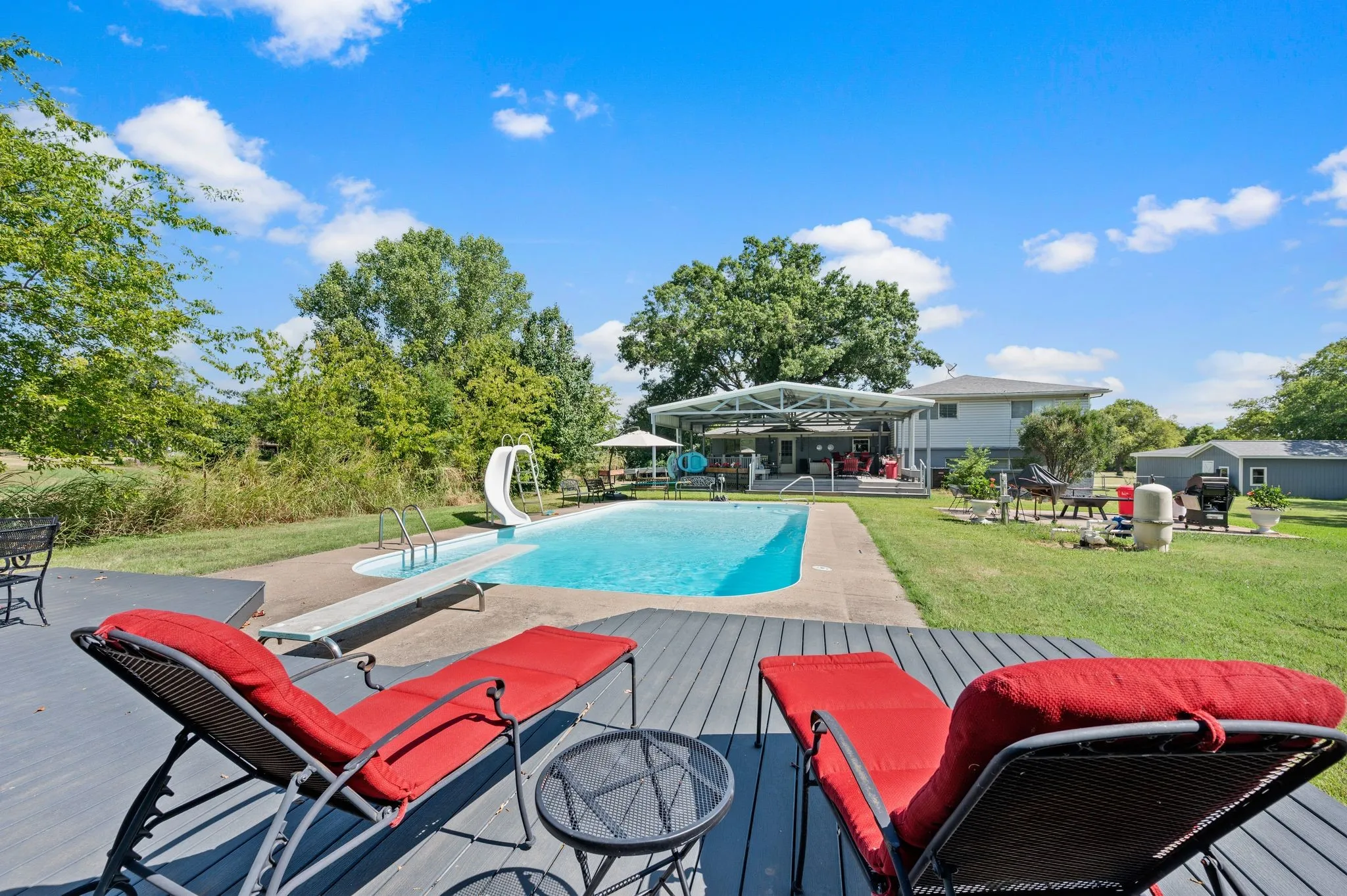 Single Family Residence For Sale in Denton County , 2942 Trails End, Aubrey, Texas 76227, 5 Bedroom, 3 Bathroom, 2 Garage spaces, 3,388 Sqft, built in 1980, mls#21352168, Real Estate Agent in Aubrey, Homes For Sale in Denton county, Homes For Sale in Aubrey, Realtor in Aubrey Texas, Real Estate Brokerage Independent Realty Texas, Luminita Cordes Realtor