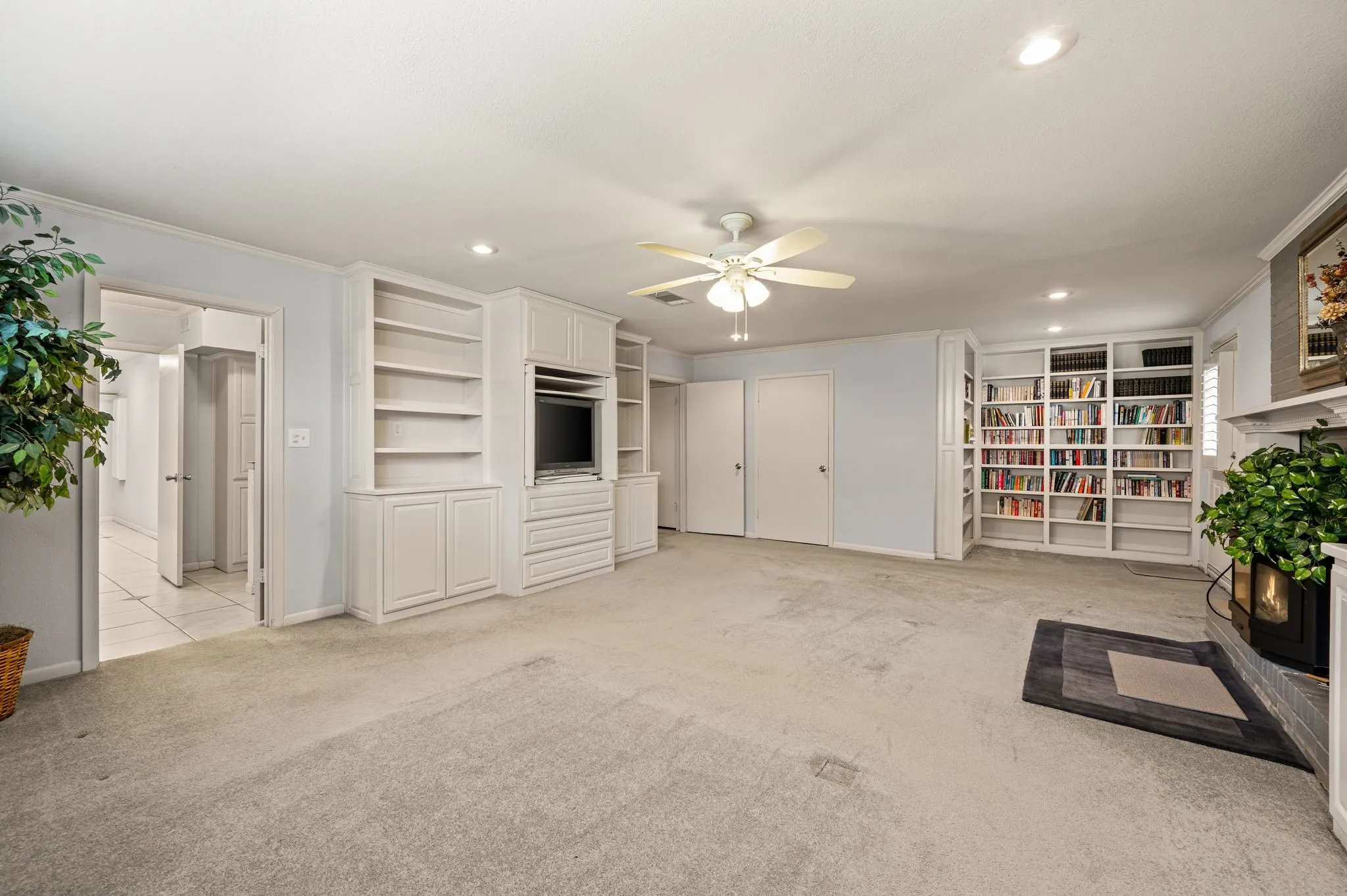 Single Family Residence For Sale in Denton County , 2942 Trails End, Aubrey, Texas 76227, 5 Bedroom, 3 Bathroom, 2 Garage spaces, 3,388 Sqft, built in 1980, mls#21352168, Real Estate Agent in Aubrey, Homes For Sale in Denton county, Homes For Sale in Aubrey, Realtor in Aubrey Texas, Real Estate Brokerage Independent Realty Texas, Luminita Cordes Realtor