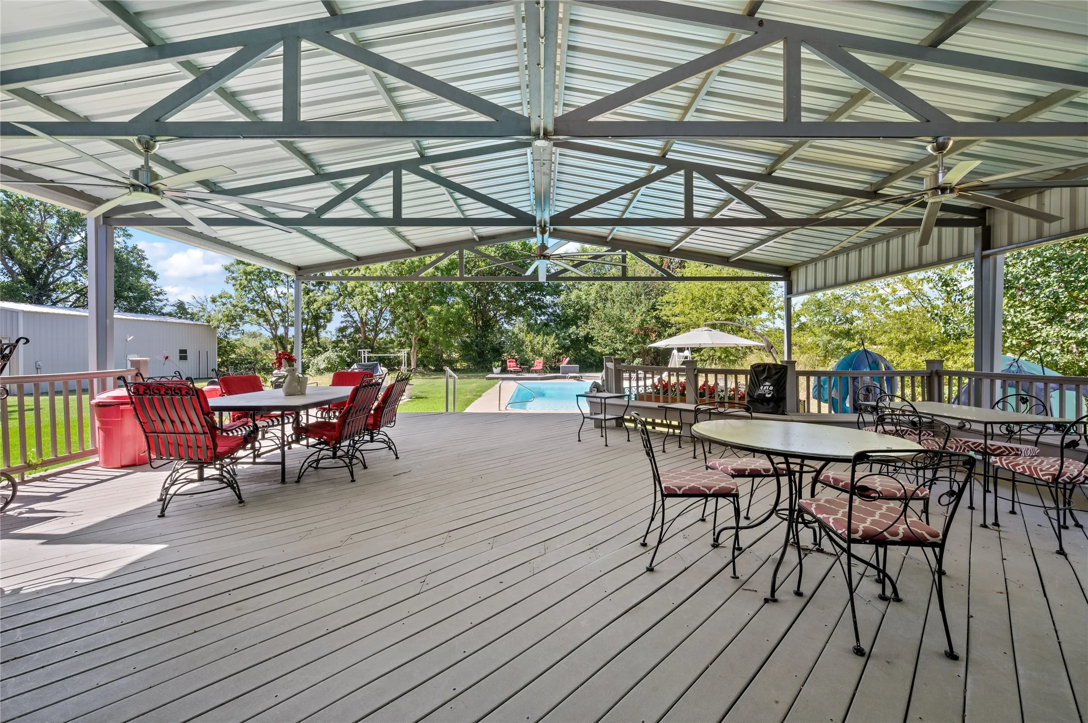 3 large fans and long-lasting engineered deck.