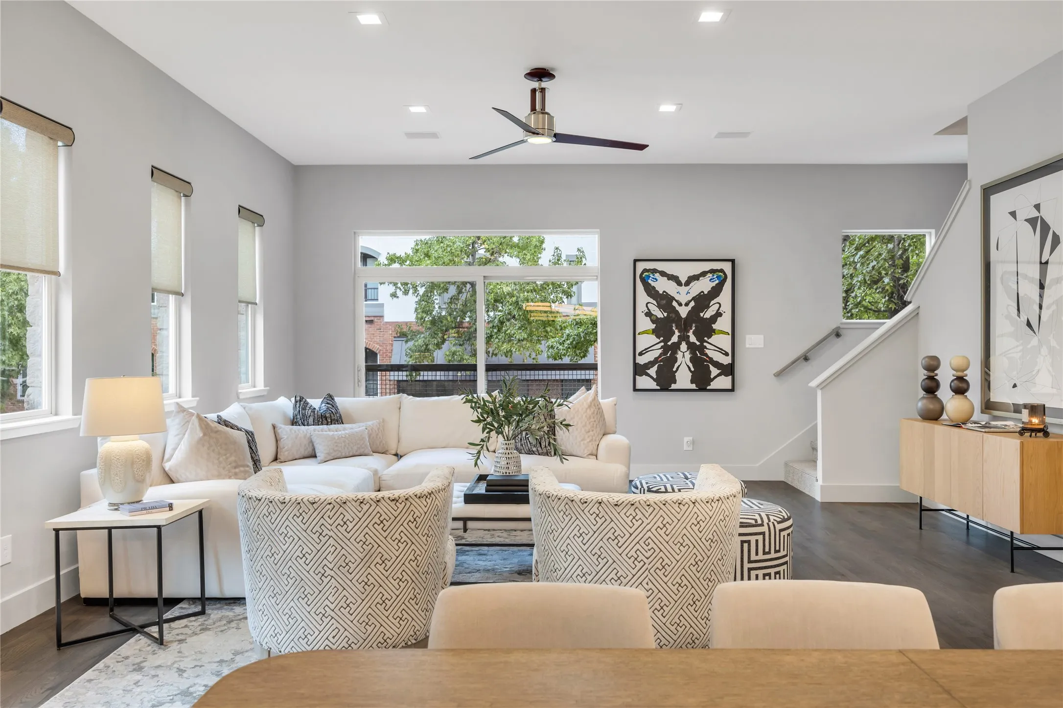 Townhouse For Sale in Dallas County , 2313 Clark Street, Dallas, Texas 75204, 3 Bedroom, 4 Bathroom, 2 Garage spaces, 2,353 Sqft, built in 2004, mls#21331790, Real Estate Agent in Dallas, Homes For Sale in Dallas county, Homes For Sale in Dallas, Realtor in Dallas Texas, Real Estate Brokerage Independent Realty Texas, Luminita Cordes Realtor