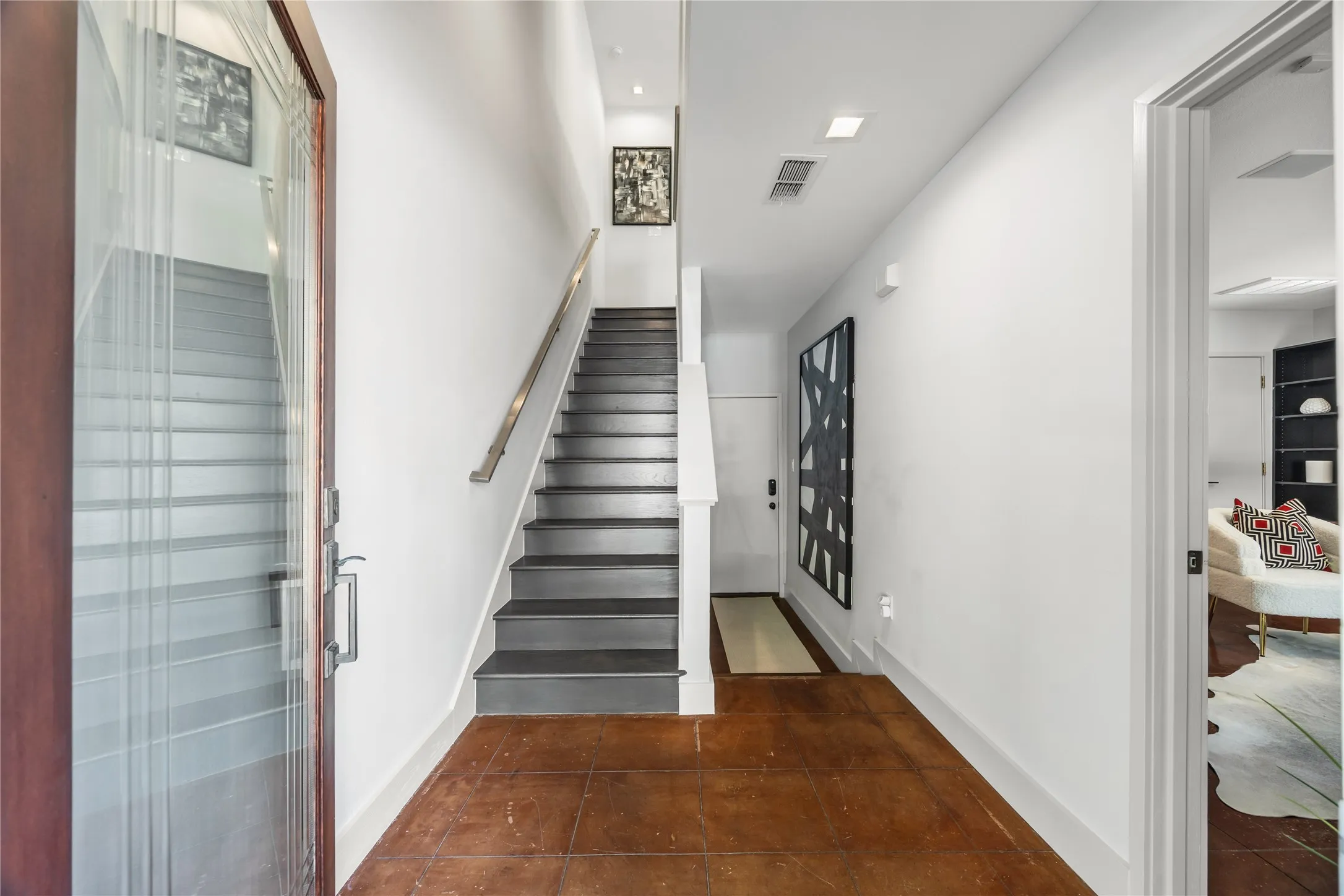 Townhouse For Sale in Dallas County , 2313 Clark Street, Dallas, Texas 75204, 3 Bedroom, 4 Bathroom, 2 Garage spaces, 2,353 Sqft, built in 2004, mls#21331790, Real Estate Agent in Dallas, Homes For Sale in Dallas county, Homes For Sale in Dallas, Realtor in Dallas Texas, Real Estate Brokerage Independent Realty Texas, Luminita Cordes Realtor