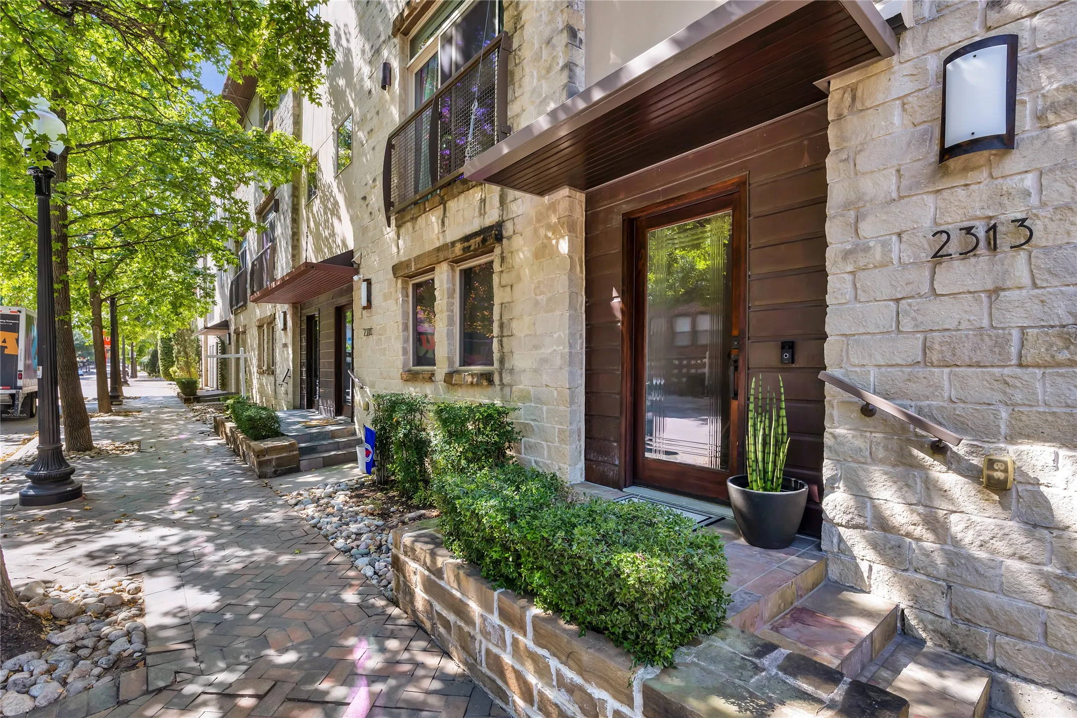 Townhouse For Sale in Dallas County , 2313 Clark Street, Dallas, Texas 75204, 3 Bedroom, 4 Bathroom, 2 Garage spaces, 2,353 Sqft, built in 2004, mls#21331790, Real Estate Agent in Dallas, Homes For Sale in Dallas county, Homes For Sale in Dallas, Realtor in Dallas Texas, Real Estate Brokerage Independent Realty Texas, Luminita Cordes Realtor