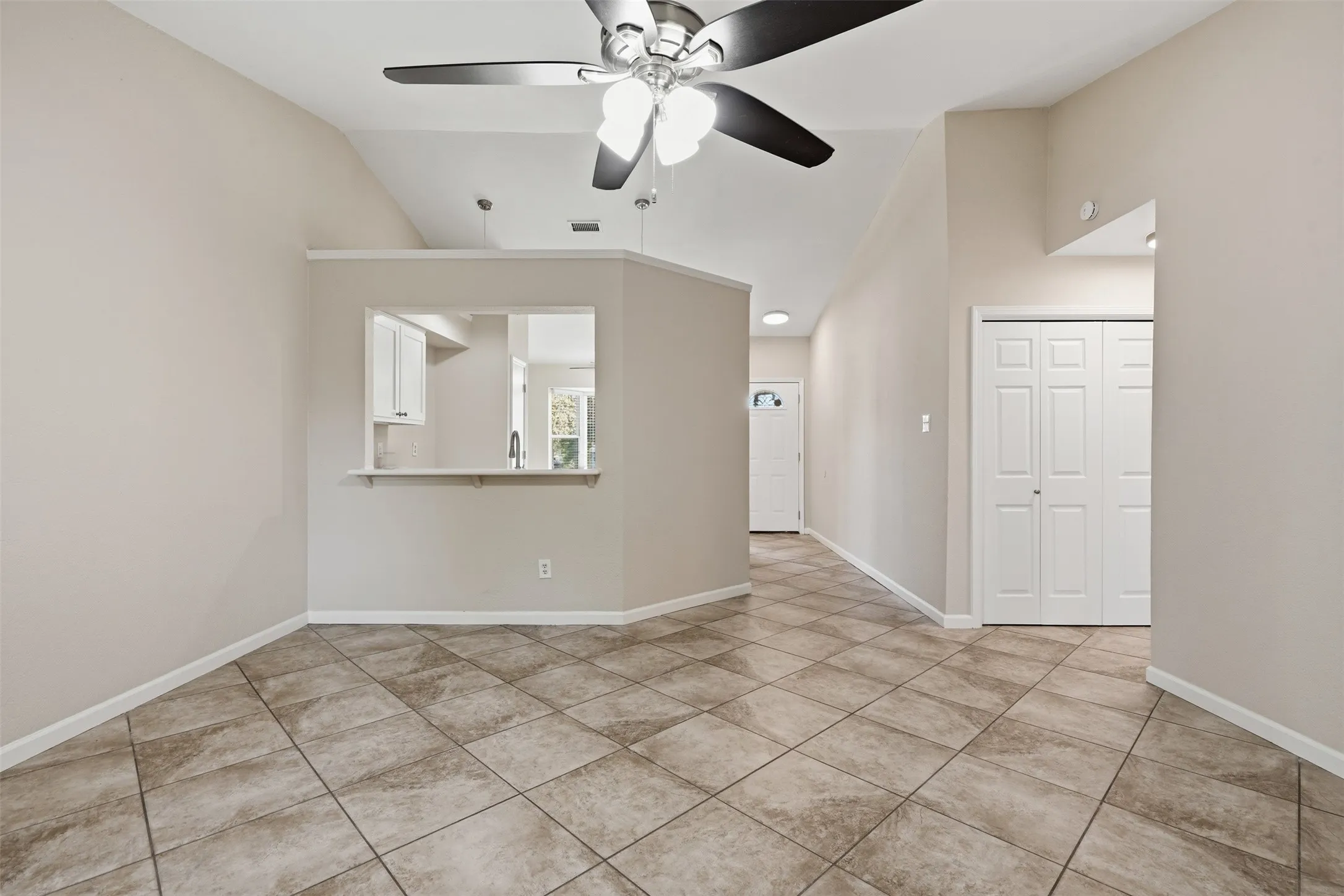 Single Family Residence For Sale in Tarrant County , 2606 Worth Forest Court, Arlington, Texas 76016, 3 Bedroom, 1 Bathroom, 1 Garage spaces, 1,105 Sqft, built in 1984, mls#21357271, Real Estate Agent in Arlington, Homes For Sale in Tarrant county, Homes For Sale in Arlington, Realtor in Arlington Texas, Real Estate Brokerage Independent Realty Texas, Luminita Cordes Realtor