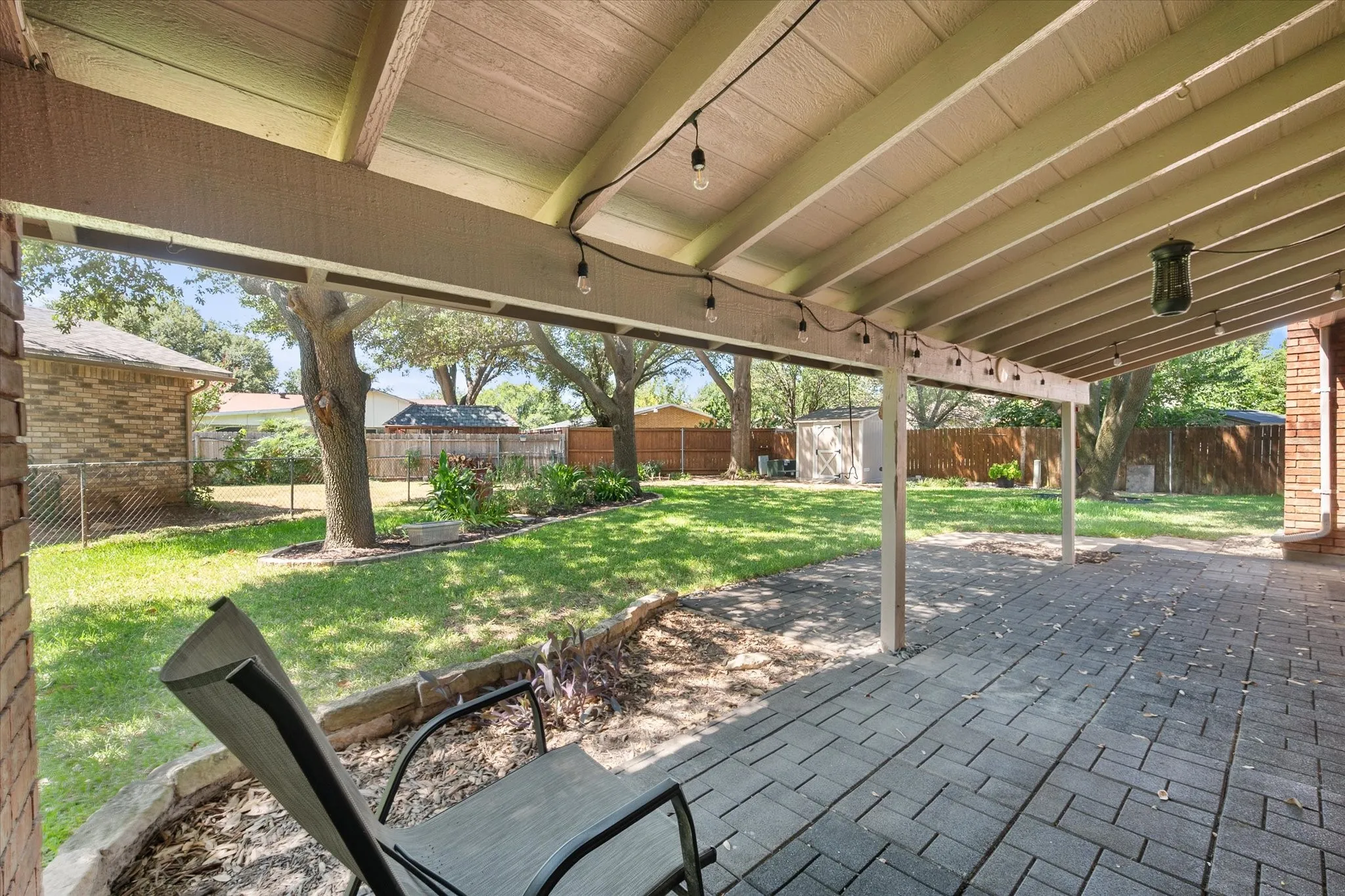 Single Family Residence For Sale in Tarrant County , 7520 Weatherwood Court, Fort Worth, Texas 76133, 3 Bedroom, 2 Bathroom, 2 Garage spaces, 1,914 Sqft, built in 1978, mls#21356304, Real Estate Agent in Fort Worth, Homes For Sale in Tarrant county, Homes For Sale in Fort Worth, Realtor in Fort Worth Texas, Real Estate Brokerage Independent Realty Texas, Luminita Cordes Realtor