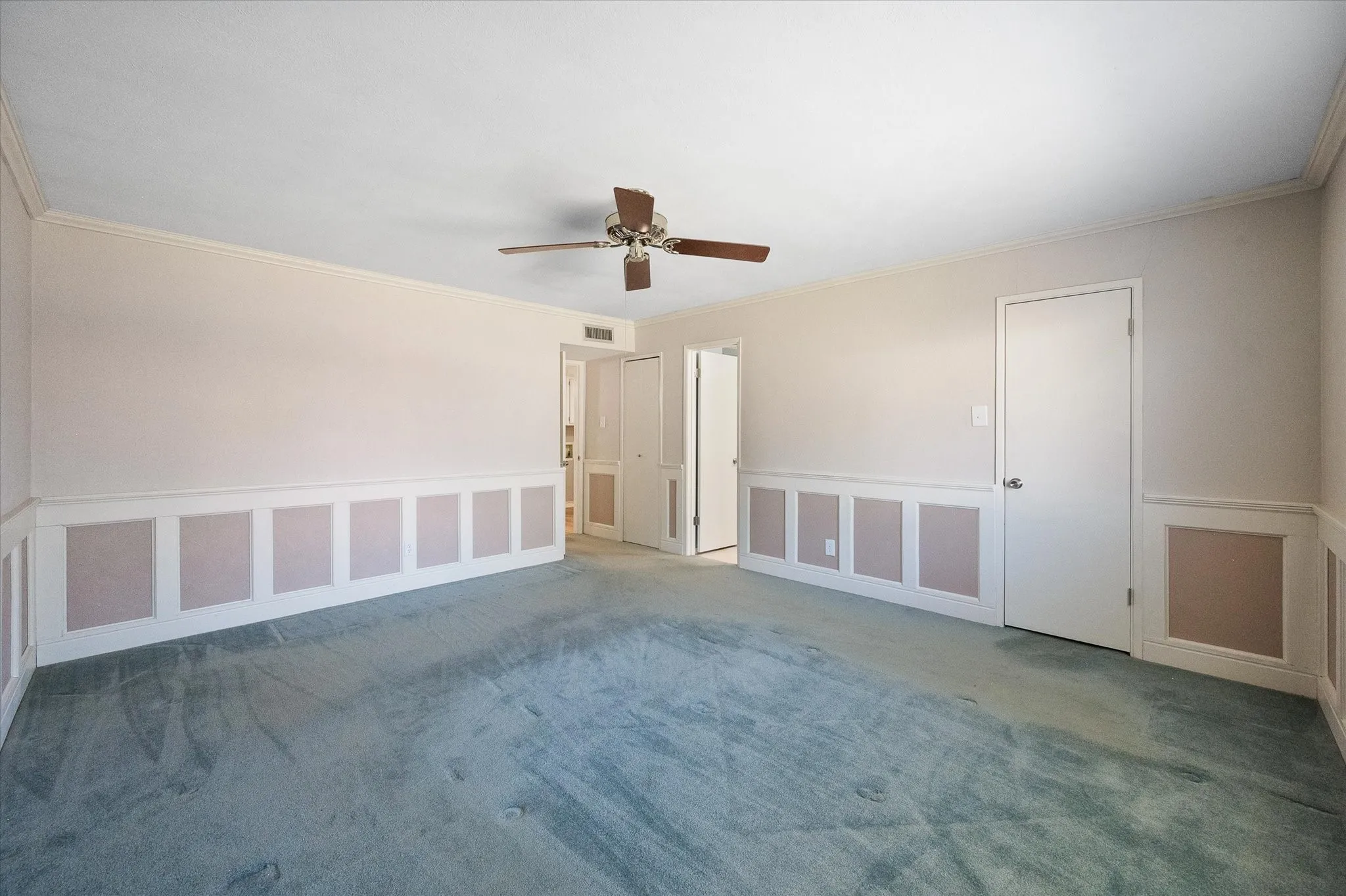 Single Family Residence For Sale in Tarrant County , 7520 Weatherwood Court, Fort Worth, Texas 76133, 3 Bedroom, 2 Bathroom, 2 Garage spaces, 1,914 Sqft, built in 1978, mls#21356304, Real Estate Agent in Fort Worth, Homes For Sale in Tarrant county, Homes For Sale in Fort Worth, Realtor in Fort Worth Texas, Real Estate Brokerage Independent Realty Texas, Luminita Cordes Realtor