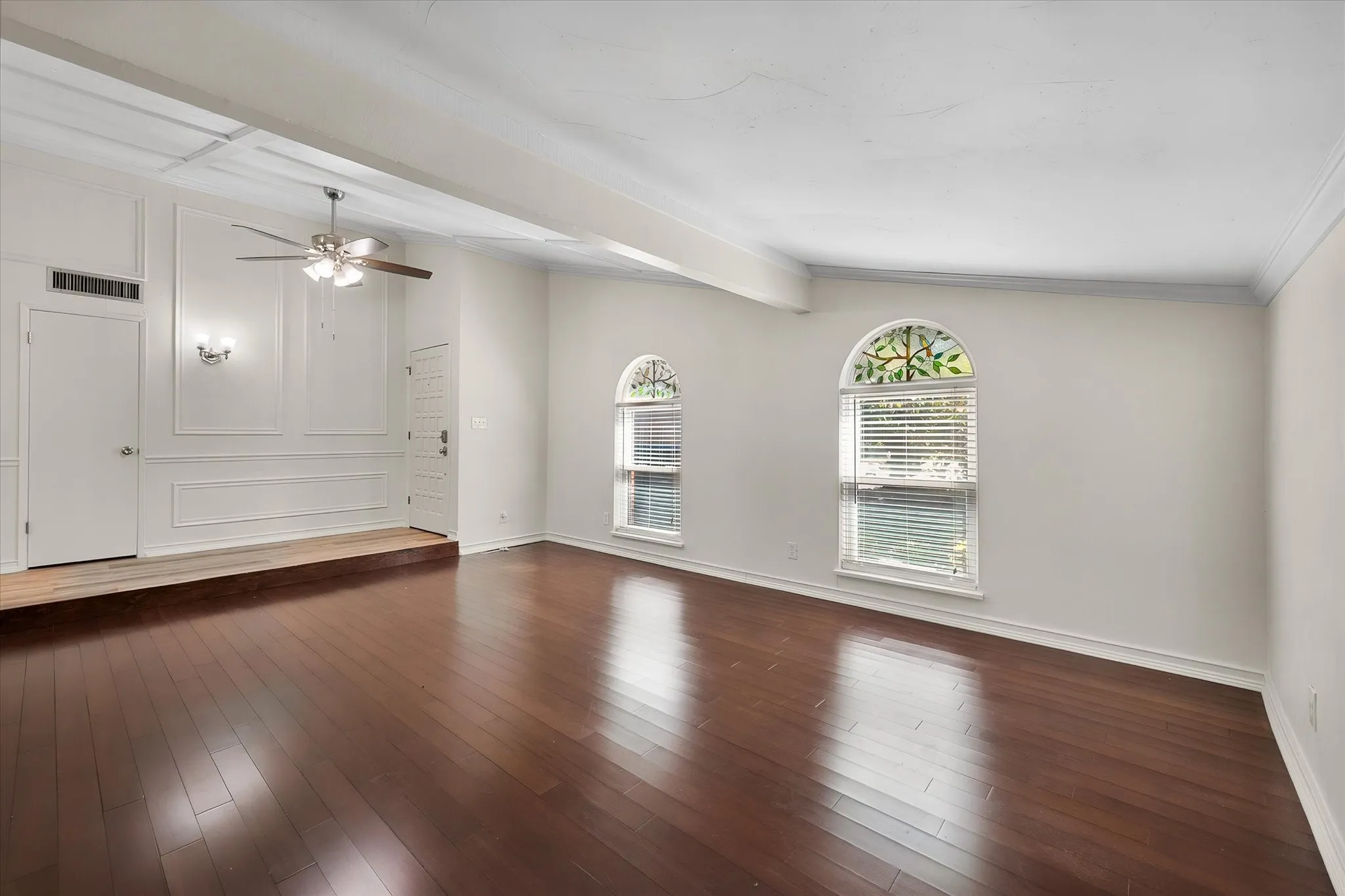 Single Family Residence For Sale in Tarrant County , 7520 Weatherwood Court, Fort Worth, Texas 76133, 3 Bedroom, 2 Bathroom, 2 Garage spaces, 1,914 Sqft, built in 1978, mls#21356304, Real Estate Agent in Fort Worth, Homes For Sale in Tarrant county, Homes For Sale in Fort Worth, Realtor in Fort Worth Texas, Real Estate Brokerage Independent Realty Texas, Luminita Cordes Realtor