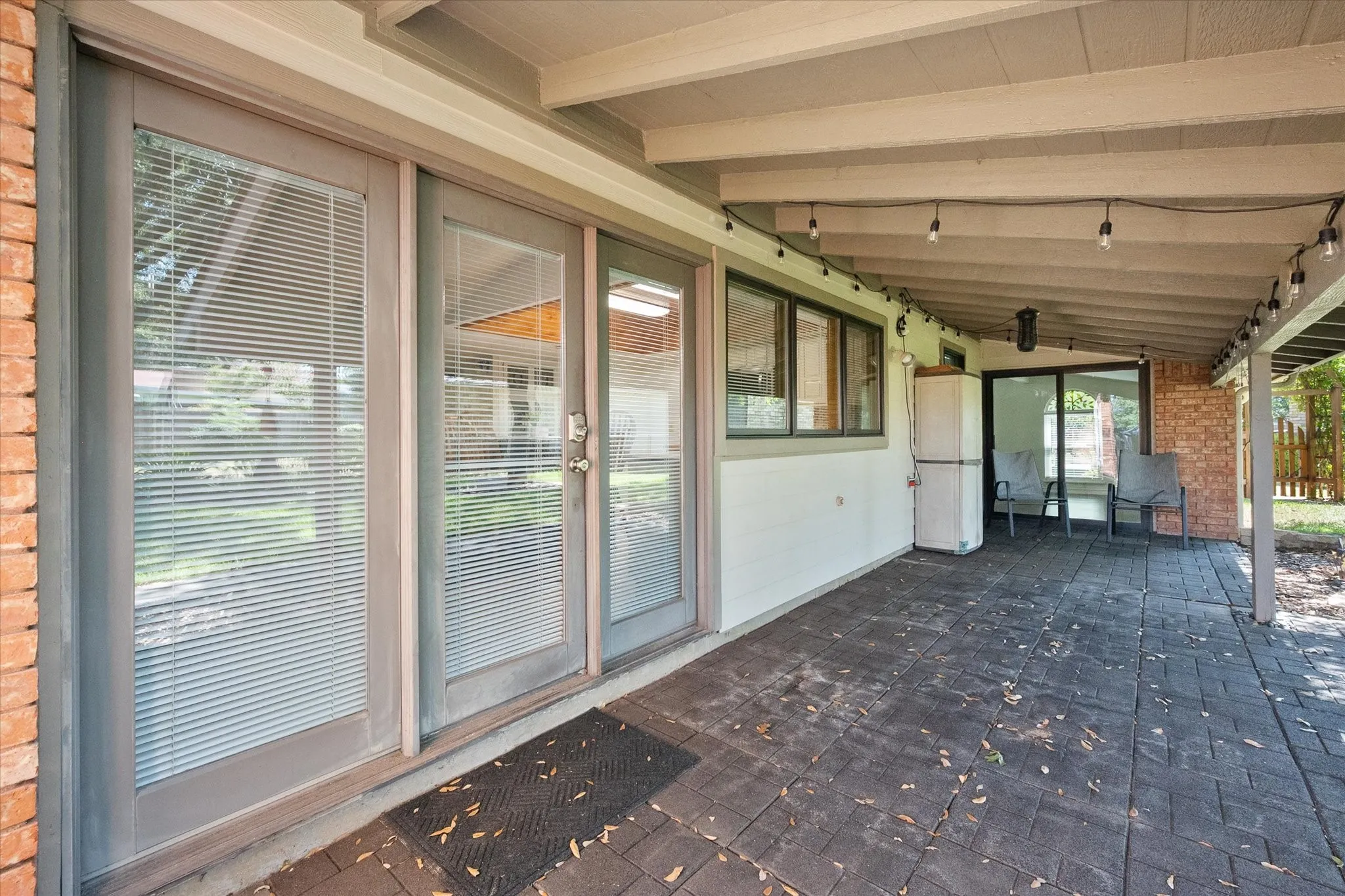 Single Family Residence For Sale in Tarrant County , 7520 Weatherwood Court, Fort Worth, Texas 76133, 3 Bedroom, 2 Bathroom, 2 Garage spaces, 1,914 Sqft, built in 1978, mls#21356304, Real Estate Agent in Fort Worth, Homes For Sale in Tarrant county, Homes For Sale in Fort Worth, Realtor in Fort Worth Texas, Real Estate Brokerage Independent Realty Texas, Luminita Cordes Realtor