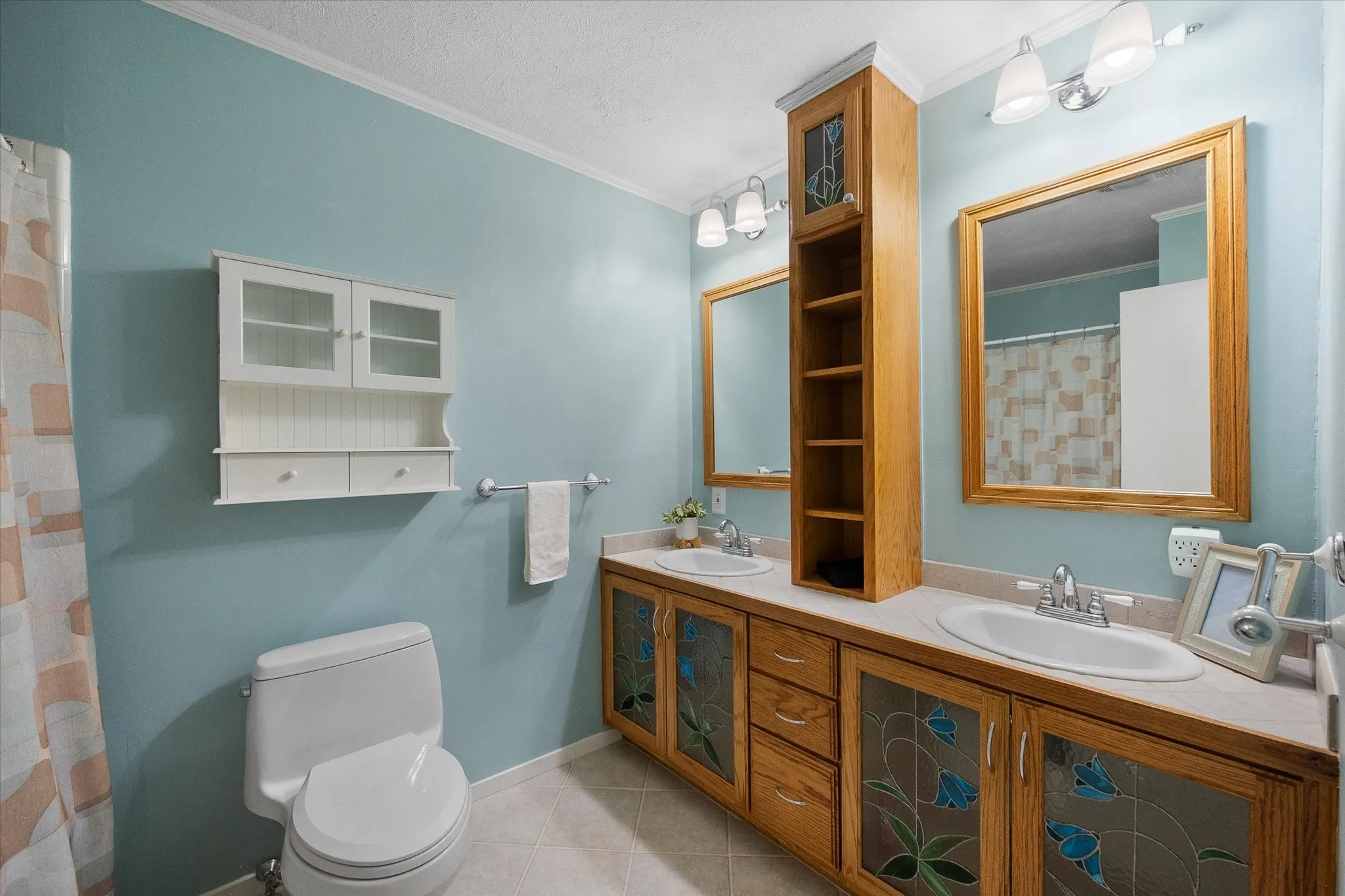 Single Family Residence For Sale in Tarrant County , 7520 Weatherwood Court, Fort Worth, Texas 76133, 3 Bedroom, 2 Bathroom, 2 Garage spaces, 1,914 Sqft, built in 1978, mls#21356304, Real Estate Agent in Fort Worth, Homes For Sale in Tarrant county, Homes For Sale in Fort Worth, Realtor in Fort Worth Texas, Real Estate Brokerage Independent Realty Texas, Luminita Cordes Realtor
