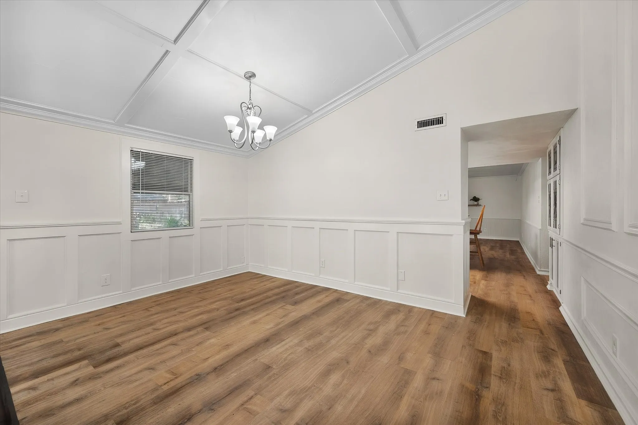 Single Family Residence For Sale in Tarrant County , 7520 Weatherwood Court, Fort Worth, Texas 76133, 3 Bedroom, 2 Bathroom, 2 Garage spaces, 1,914 Sqft, built in 1978, mls#21356304, Real Estate Agent in Fort Worth, Homes For Sale in Tarrant county, Homes For Sale in Fort Worth, Realtor in Fort Worth Texas, Real Estate Brokerage Independent Realty Texas, Luminita Cordes Realtor