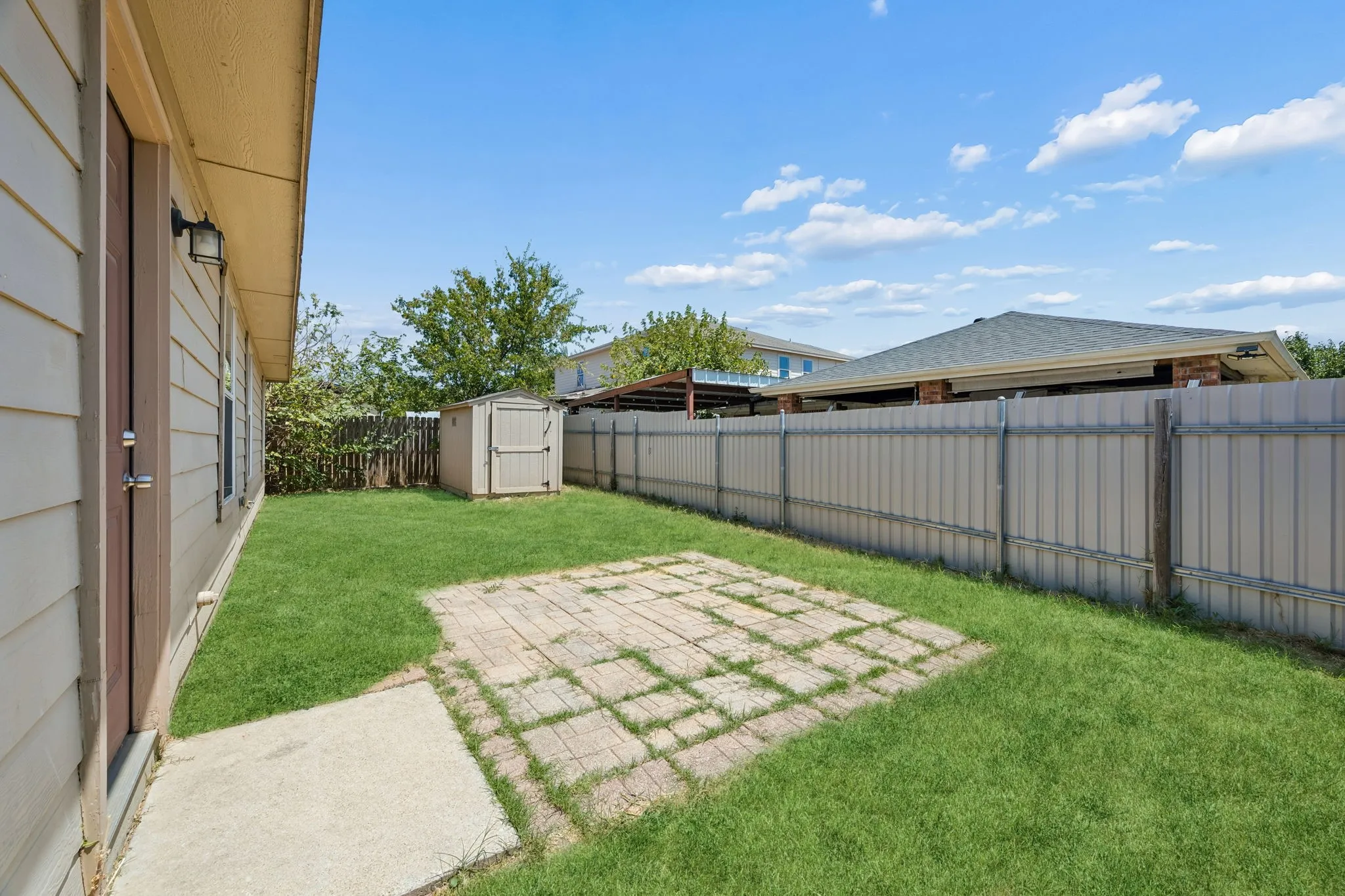 Single Family Residence For Sale in Tarrant County , 2609 Diver Court, Fort Worth, Texas 76119, 4 Bedroom, 2 Bathroom, 2 Garage spaces, 1,888 Sqft, built in 2003, mls#21357414, Real Estate Agent in Fort Worth, Homes For Sale in Tarrant county, Homes For Sale in Fort Worth, Realtor in Fort Worth Texas, Real Estate Brokerage Independent Realty Texas, Luminita Cordes Realtor