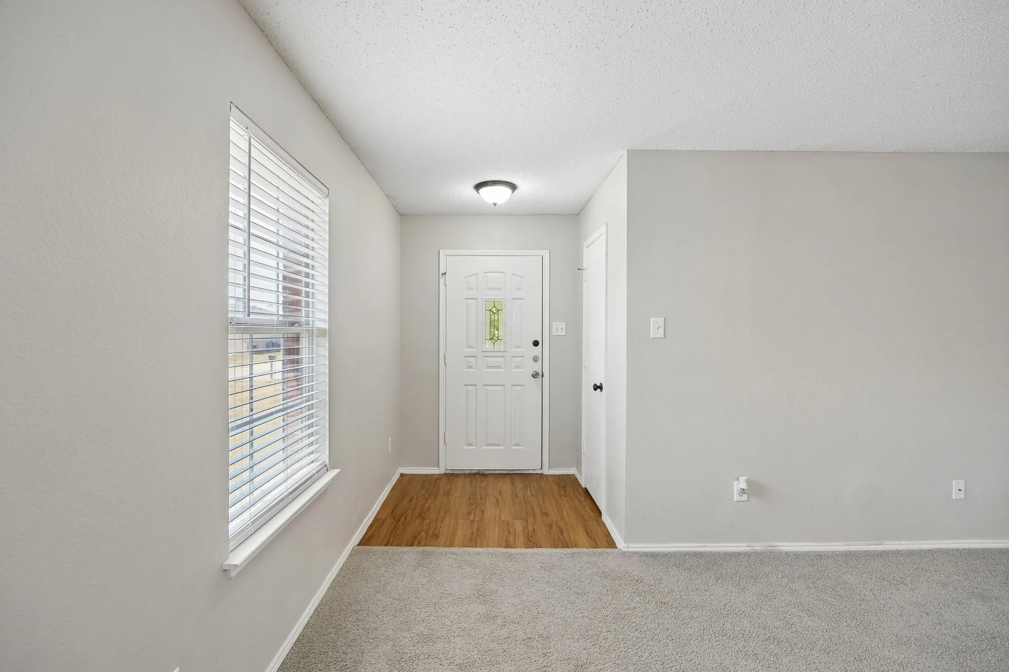 Single Family Residence For Sale in Tarrant County , 2609 Diver Court, Fort Worth, Texas 76119, 4 Bedroom, 2 Bathroom, 2 Garage spaces, 1,888 Sqft, built in 2003, mls#21357414, Real Estate Agent in Fort Worth, Homes For Sale in Tarrant county, Homes For Sale in Fort Worth, Realtor in Fort Worth Texas, Real Estate Brokerage Independent Realty Texas, Luminita Cordes Realtor