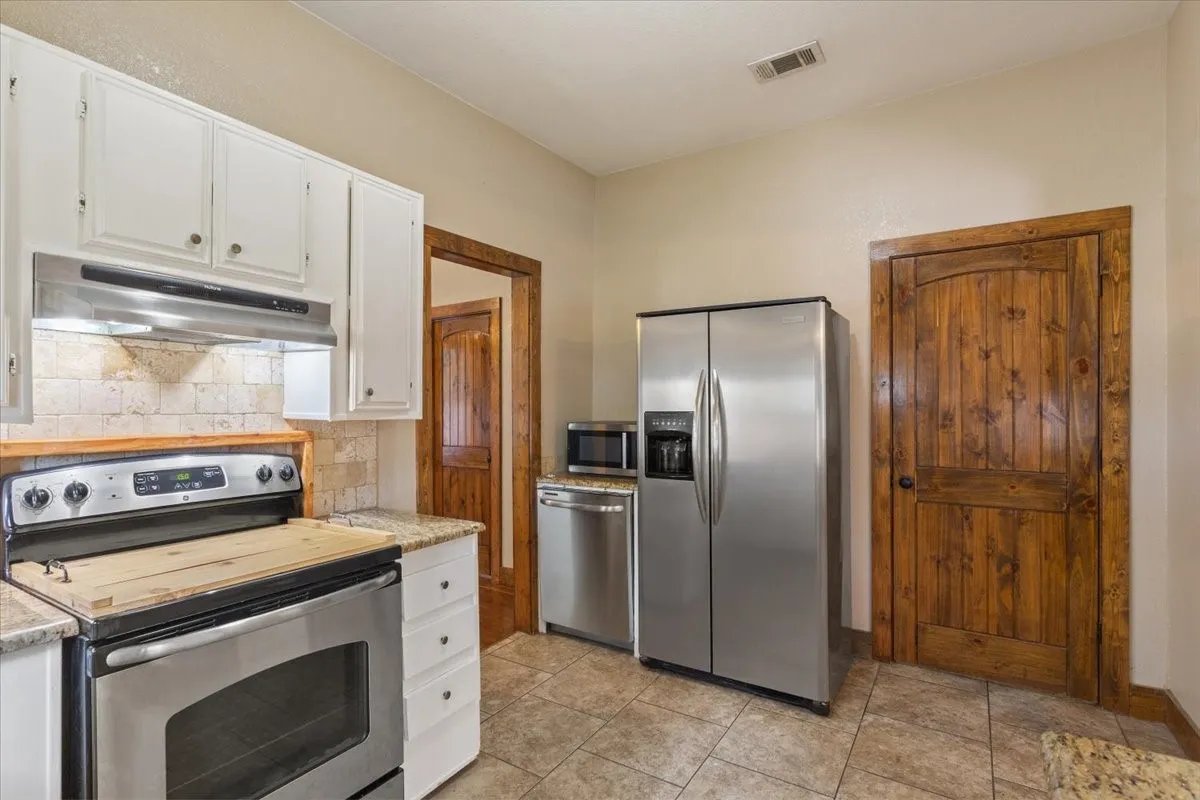 Single Family Residence For Sale in Mc Lennan County , 9142 5TH Street, Crawford, Texas 76638, 3 Bedroom, 2 Bathroom, Garage spaces, 1,384 Sqft, built in 1903, Price $235,000, mls#21354138, Real Estate Agent in Crawford, Homes For Sale in Mc Lennan county, Homes For Sale in Crawford, Realtor in Crawford Texas, Real Estate Brokerage Independent Realty Texas, Luminita Cordes Realtor