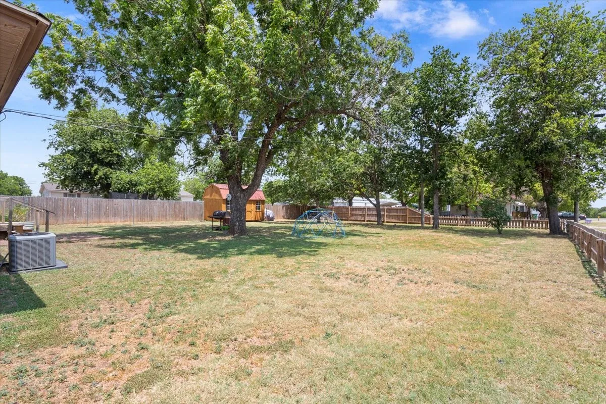 Single Family Residence For Sale in Mc Lennan County , 9142 5TH Street, Crawford, Texas 76638, 3 Bedroom, 2 Bathroom, Garage spaces, 1,384 Sqft, built in 1903, Price $235,000, mls#21354138, Real Estate Agent in Crawford, Homes For Sale in Mc Lennan county, Homes For Sale in Crawford, Realtor in Crawford Texas, Real Estate Brokerage Independent Realty Texas, Luminita Cordes Realtor