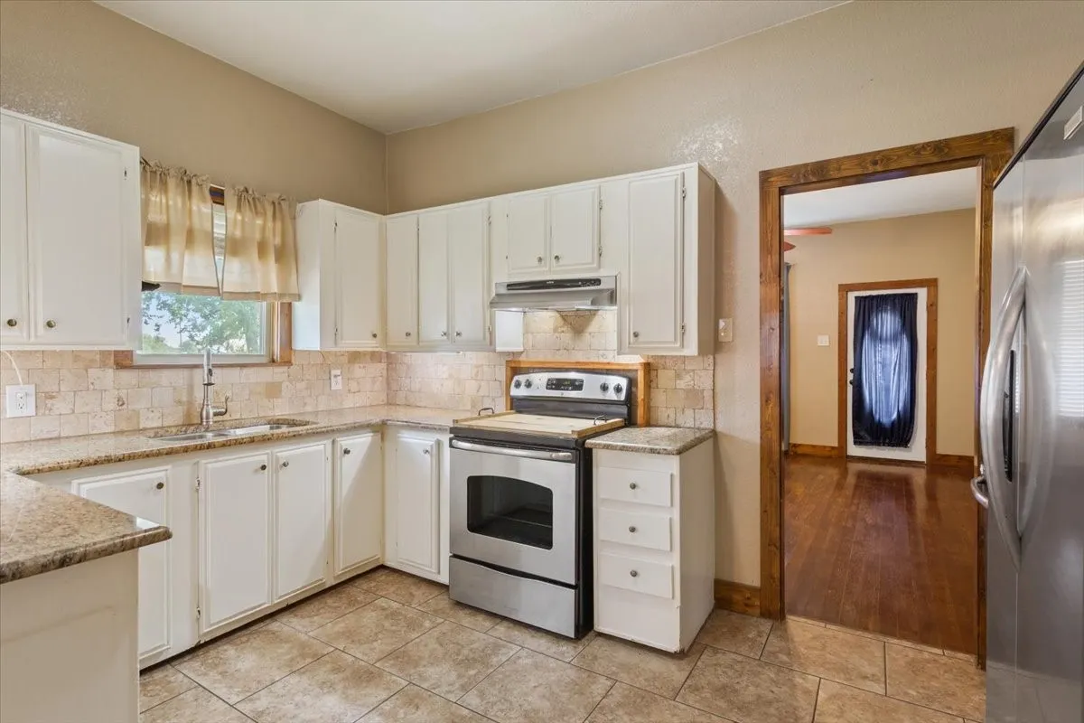 Single Family Residence For Sale in Mc Lennan County , 9142 5TH Street, Crawford, Texas 76638, 3 Bedroom, 2 Bathroom, Garage spaces, 1,384 Sqft, built in 1903, Price $235,000, mls#21354138, Real Estate Agent in Crawford, Homes For Sale in Mc Lennan county, Homes For Sale in Crawford, Realtor in Crawford Texas, Real Estate Brokerage Independent Realty Texas, Luminita Cordes Realtor