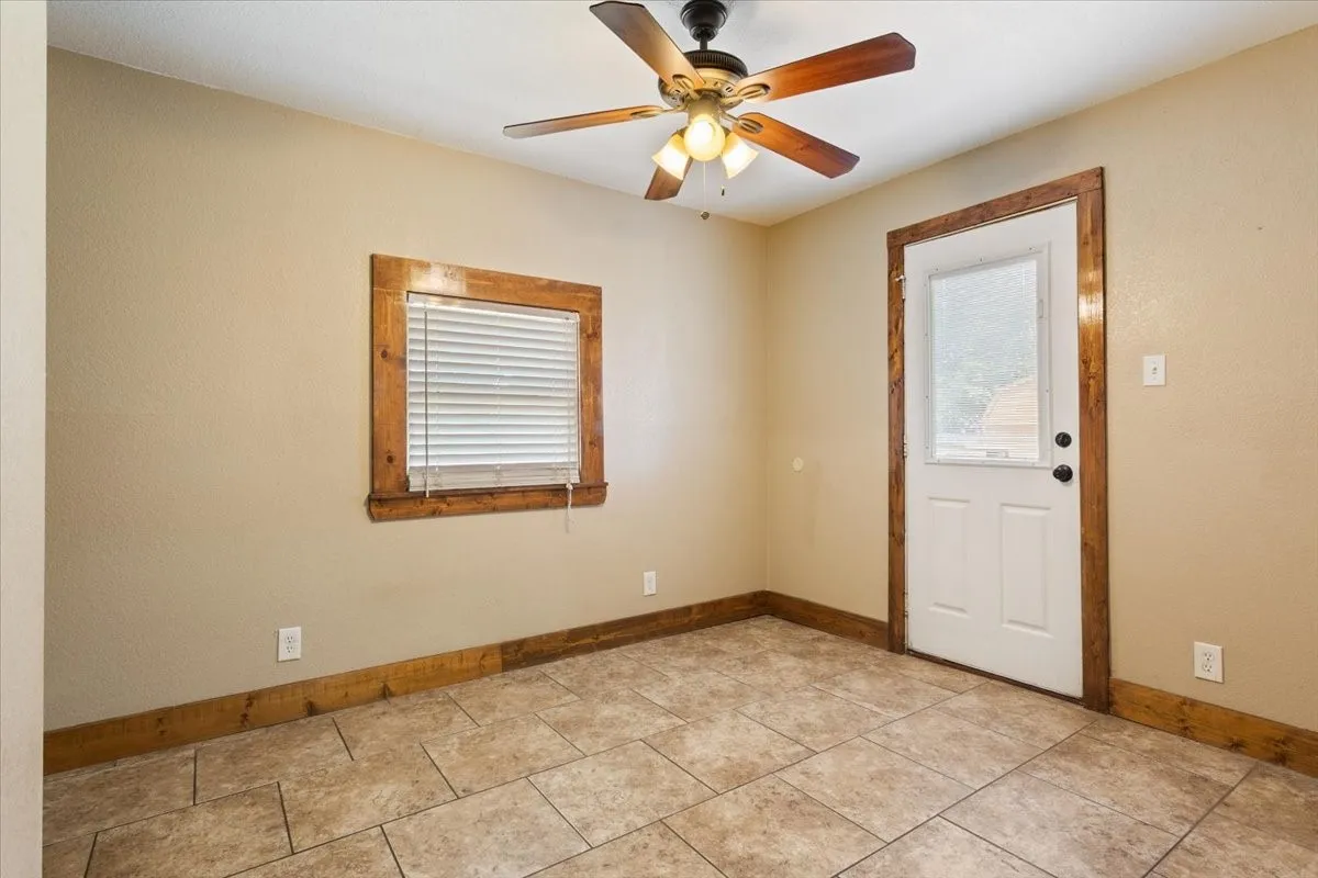Single Family Residence For Sale in Mc Lennan County , 9142 5TH Street, Crawford, Texas 76638, 3 Bedroom, 2 Bathroom, Garage spaces, 1,384 Sqft, built in 1903, Price $235,000, mls#21354138, Real Estate Agent in Crawford, Homes For Sale in Mc Lennan county, Homes For Sale in Crawford, Realtor in Crawford Texas, Real Estate Brokerage Independent Realty Texas, Luminita Cordes Realtor