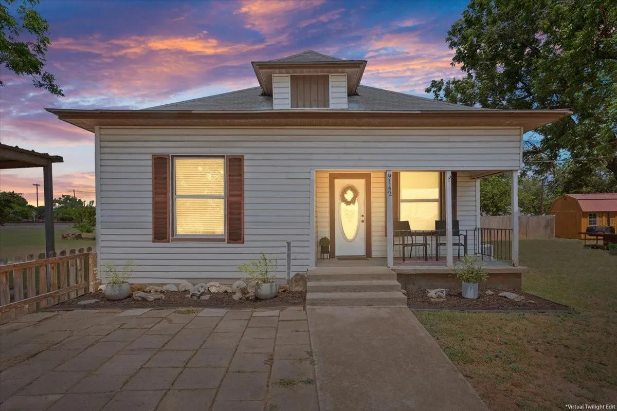 Single Family Residence For Sale in Mc Lennan County , 9142 5TH Street, Crawford, Texas 76638, 3 Bedroom, 2 Bathroom, Garage spaces, 1,384 Sqft, built in 1903, Price $235,000, mls#21354138, Real Estate Agent in Crawford, Homes For Sale in Mc Lennan county, Homes For Sale in Crawford, Realtor in Crawford Texas, Real Estate Brokerage Independent Realty Texas, Luminita Cordes Realtor