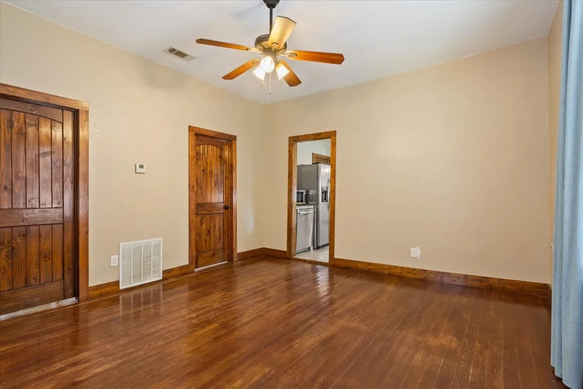 Single Family Residence For Sale in Mc Lennan County , 9142 5TH Street, Crawford, Texas 76638, 3 Bedroom, 2 Bathroom, Garage spaces, 1,384 Sqft, built in 1903, Price $235,000, mls#21354138, Real Estate Agent in Crawford, Homes For Sale in Mc Lennan county, Homes For Sale in Crawford, Realtor in Crawford Texas, Real Estate Brokerage Independent Realty Texas, Luminita Cordes Realtor