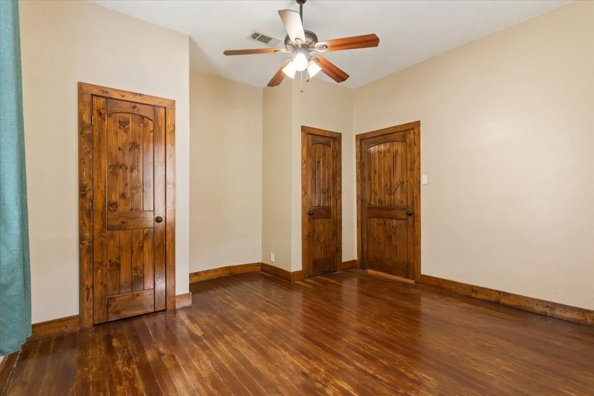 Single Family Residence For Sale in Mc Lennan County , 9142 5TH Street, Crawford, Texas 76638, 3 Bedroom, 2 Bathroom, Garage spaces, 1,384 Sqft, built in 1903, Price $235,000, mls#21354138, Real Estate Agent in Crawford, Homes For Sale in Mc Lennan county, Homes For Sale in Crawford, Realtor in Crawford Texas, Real Estate Brokerage Independent Realty Texas, Luminita Cordes Realtor