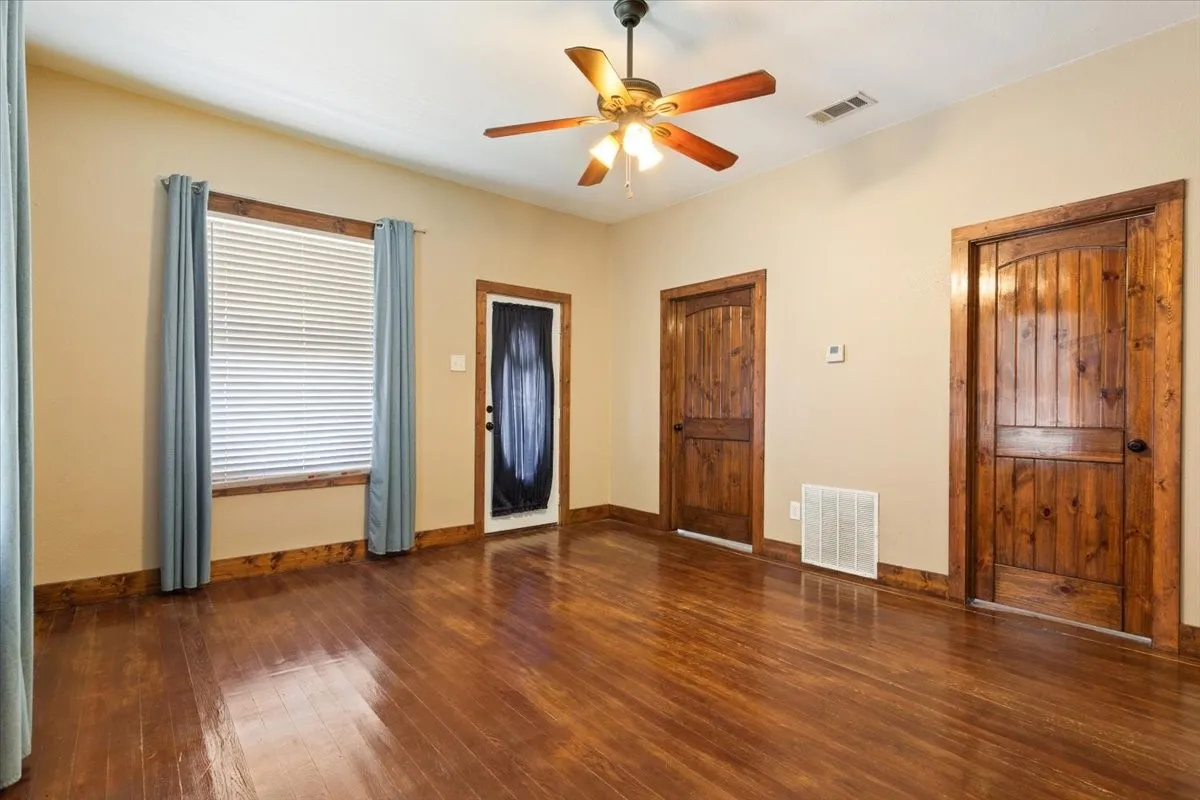 Single Family Residence For Sale in Mc Lennan County , 9142 5TH Street, Crawford, Texas 76638, 3 Bedroom, 2 Bathroom, Garage spaces, 1,384 Sqft, built in 1903, Price $235,000, mls#21354138, Real Estate Agent in Crawford, Homes For Sale in Mc Lennan county, Homes For Sale in Crawford, Realtor in Crawford Texas, Real Estate Brokerage Independent Realty Texas, Luminita Cordes Realtor