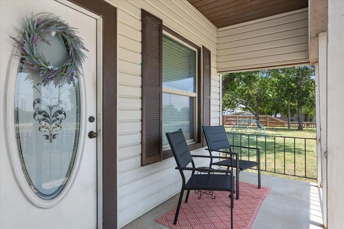 Single Family Residence For Sale in Mc Lennan County , 9142 5TH Street, Crawford, Texas 76638, 3 Bedroom, 2 Bathroom, Garage spaces, 1,384 Sqft, built in 1903, Price $235,000, mls#21354138, Real Estate Agent in Crawford, Homes For Sale in Mc Lennan county, Homes For Sale in Crawford, Realtor in Crawford Texas, Real Estate Brokerage Independent Realty Texas, Luminita Cordes Realtor