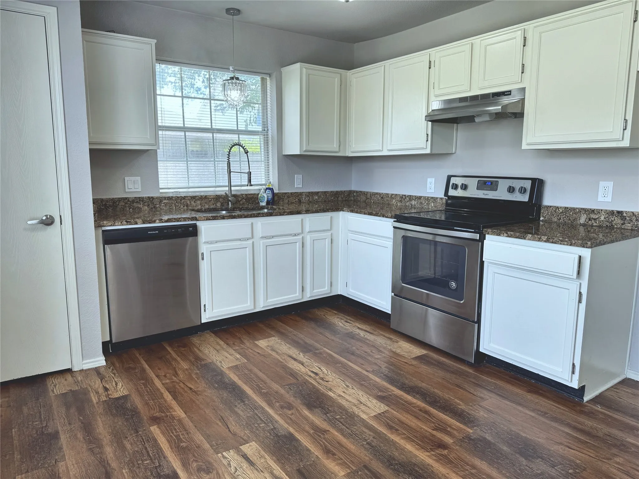 Kitchen includes a pantry
