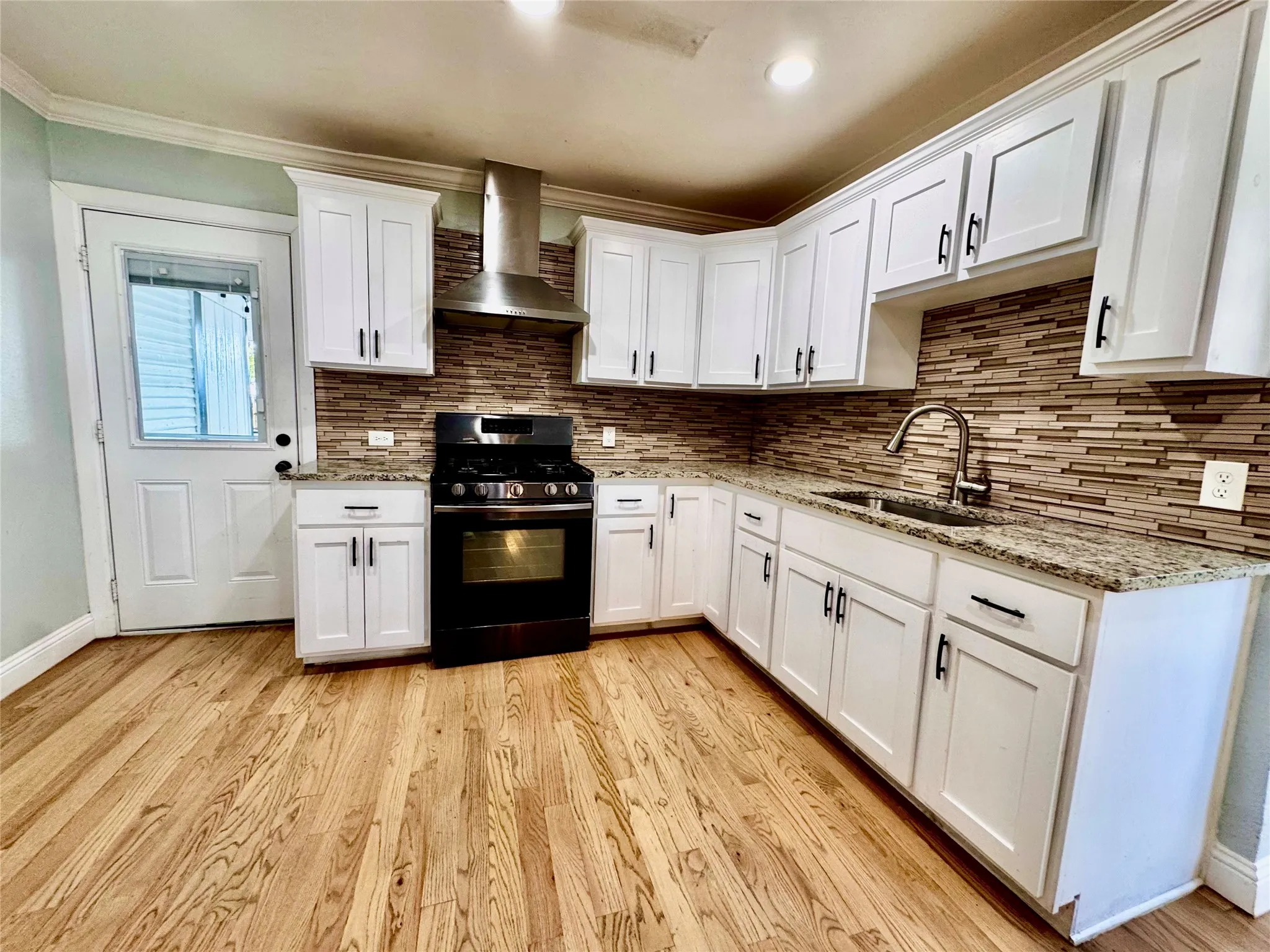 Single Family Residence For Sale in Tarrant County , 1912 Hurley Avenue, Fort Worth, Texas 76110, 3 Bedroom, 1 Bathroom, Garage spaces, 1,357 Sqft, built in 1917, mls#21354479, Real Estate Agent in Fort Worth, Homes For Sale in Tarrant county, Homes For Sale in Fort Worth, Realtor in Fort Worth Texas, Real Estate Brokerage Independent Realty Texas, Luminita Cordes Realtor