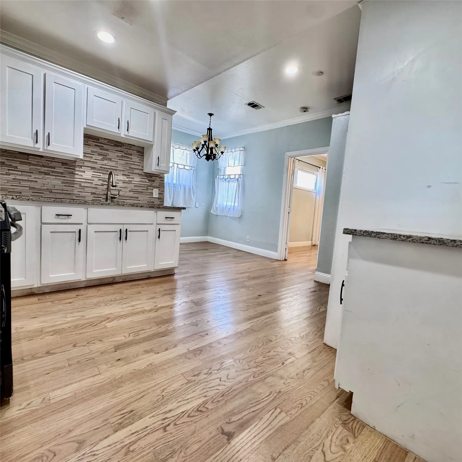 Single Family Residence For Sale in Tarrant County , 1912 Hurley Avenue, Fort Worth, Texas 76110, 3 Bedroom, 1 Bathroom, Garage spaces, 1,357 Sqft, built in 1917, mls#21354479, Real Estate Agent in Fort Worth, Homes For Sale in Tarrant county, Homes For Sale in Fort Worth, Realtor in Fort Worth Texas, Real Estate Brokerage Independent Realty Texas, Luminita Cordes Realtor