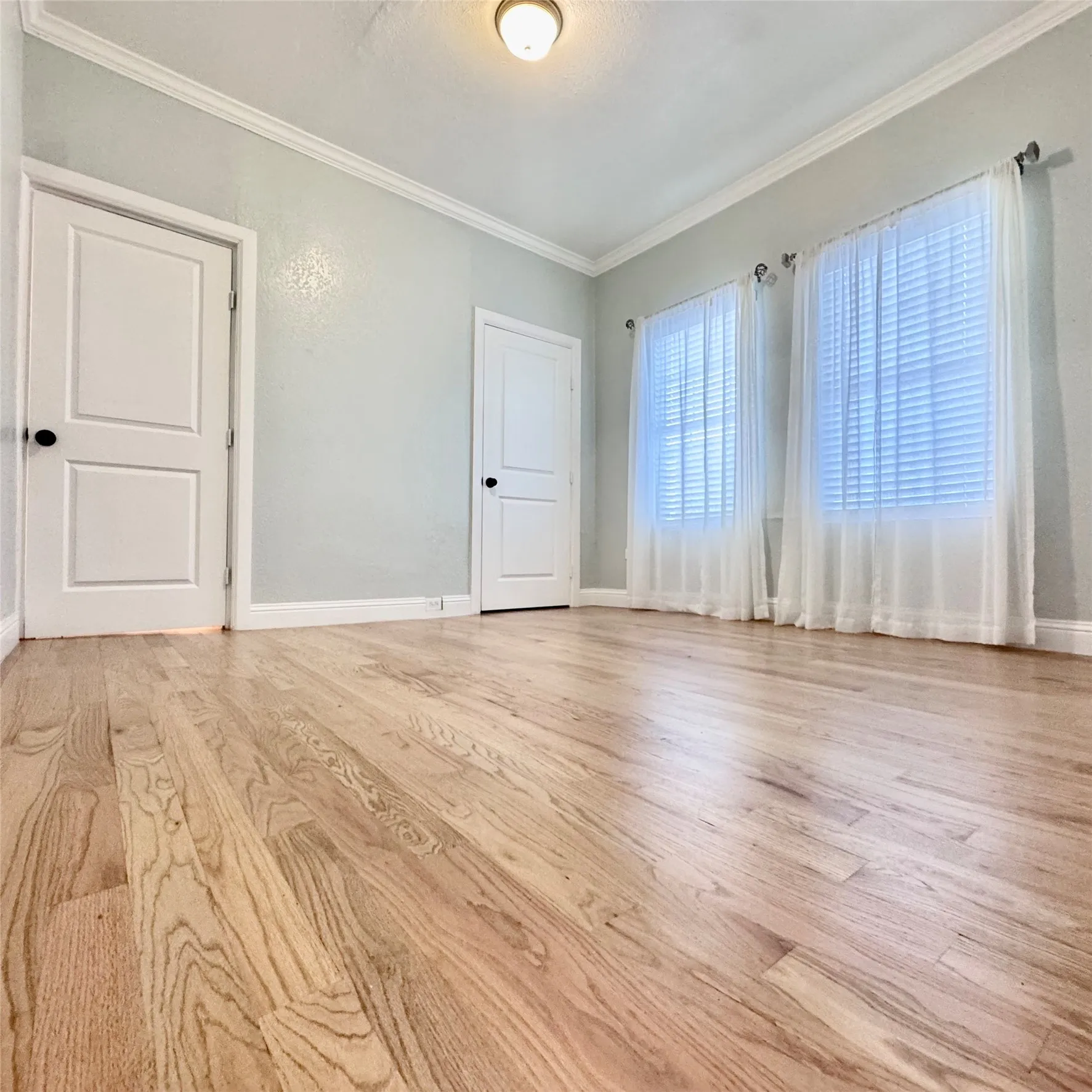 Single Family Residence For Sale in Tarrant County , 1912 Hurley Avenue, Fort Worth, Texas 76110, 3 Bedroom, 1 Bathroom, Garage spaces, 1,357 Sqft, built in 1917, mls#21354479, Real Estate Agent in Fort Worth, Homes For Sale in Tarrant county, Homes For Sale in Fort Worth, Realtor in Fort Worth Texas, Real Estate Brokerage Independent Realty Texas, Luminita Cordes Realtor