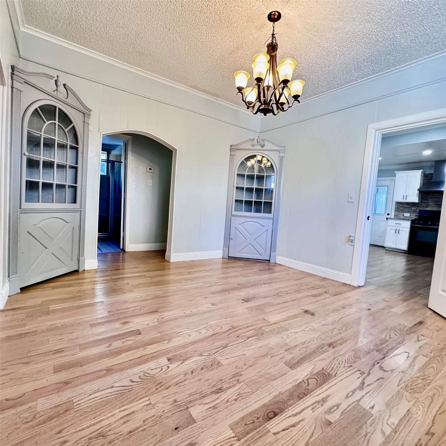 Single Family Residence For Sale in Tarrant County , 1912 Hurley Avenue, Fort Worth, Texas 76110, 3 Bedroom, 1 Bathroom, Garage spaces, 1,357 Sqft, built in 1917, mls#21354479, Real Estate Agent in Fort Worth, Homes For Sale in Tarrant county, Homes For Sale in Fort Worth, Realtor in Fort Worth Texas, Real Estate Brokerage Independent Realty Texas, Luminita Cordes Realtor