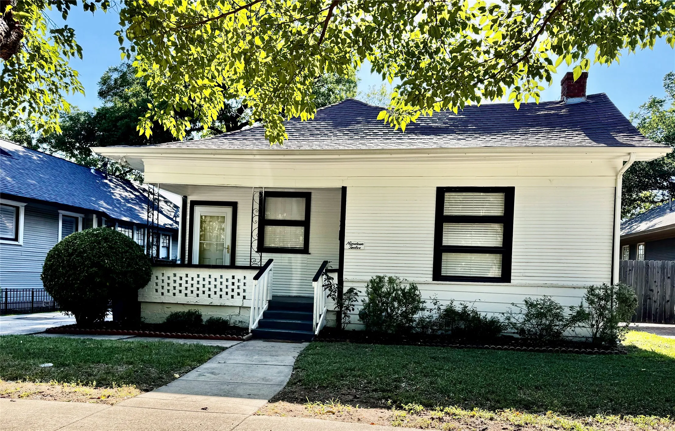 Single Family Residence For Sale in Tarrant County , 1912 Hurley Avenue, Fort Worth, Texas 76110, 3 Bedroom, 1 Bathroom, Garage spaces, 1,357 Sqft, built in 1917, mls#21354479, Real Estate Agent in Fort Worth, Homes For Sale in Tarrant county, Homes For Sale in Fort Worth, Realtor in Fort Worth Texas, Real Estate Brokerage Independent Realty Texas, Luminita Cordes Realtor