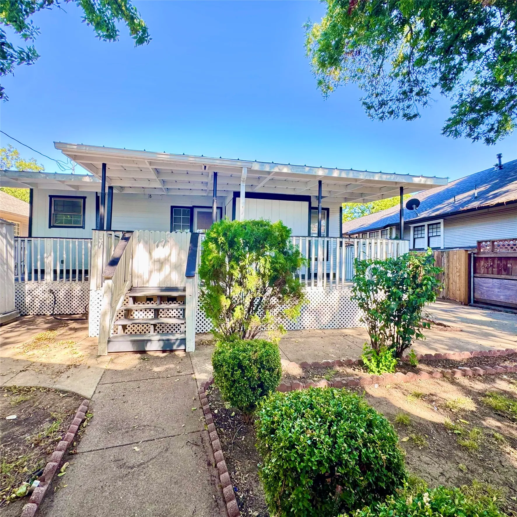 Single Family Residence For Sale in Tarrant County , 1912 Hurley Avenue, Fort Worth, Texas 76110, 3 Bedroom, 1 Bathroom, Garage spaces, 1,357 Sqft, built in 1917, mls#21354479, Real Estate Agent in Fort Worth, Homes For Sale in Tarrant county, Homes For Sale in Fort Worth, Realtor in Fort Worth Texas, Real Estate Brokerage Independent Realty Texas, Luminita Cordes Realtor