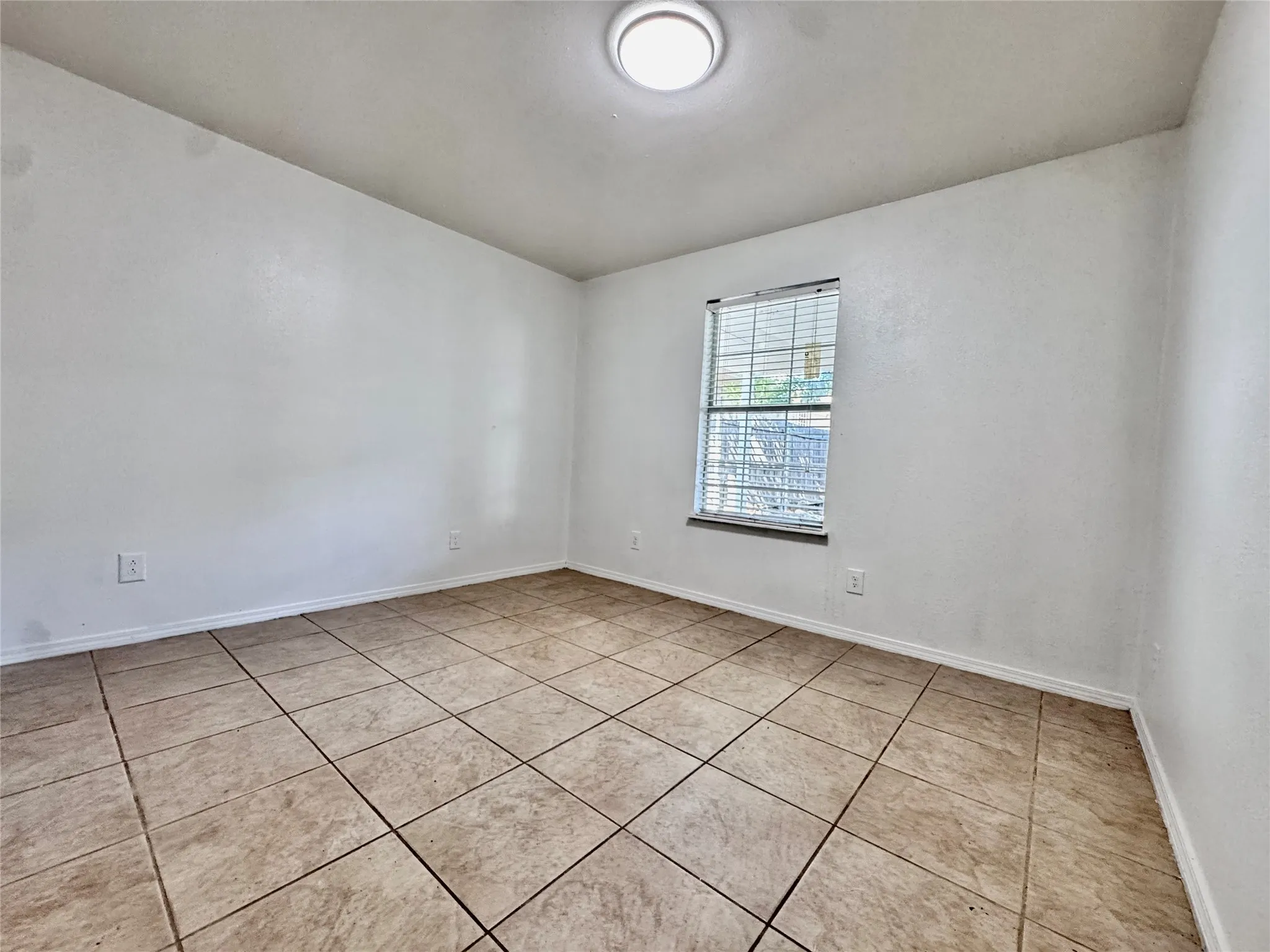 Single Family Residence For Sale in Tarrant County , 1912 Hurley Avenue, Fort Worth, Texas 76110, 3 Bedroom, 1 Bathroom, Garage spaces, 1,357 Sqft, built in 1917, mls#21354479, Real Estate Agent in Fort Worth, Homes For Sale in Tarrant county, Homes For Sale in Fort Worth, Realtor in Fort Worth Texas, Real Estate Brokerage Independent Realty Texas, Luminita Cordes Realtor