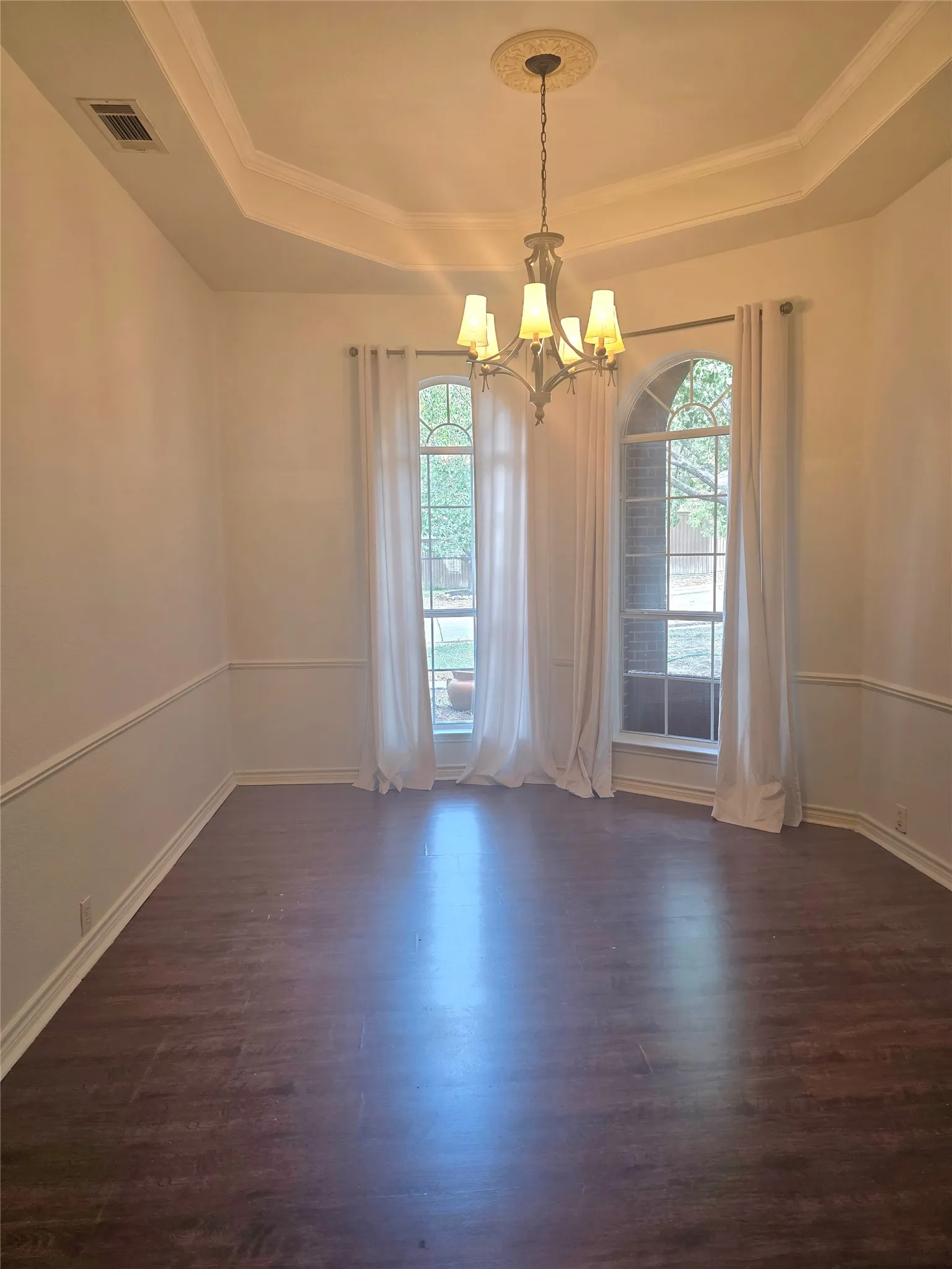 Single Family Residence For Rent in Rockwall County , 207 Julian Drive, Rockwall, Texas 75087, 3 Bedroom, 2 Bathroom, 2 Garage spaces, 2,280 Sqft, built in 1997, mls#21357178, Real Estate Agent in Rockwall, Homes For Rent in Rockwall county, Homes For Rent in Rockwall, Realtor in Rockwall Texas, Real Estate Brokerage Independent Realty Texas, Luminita Cordes Realtor