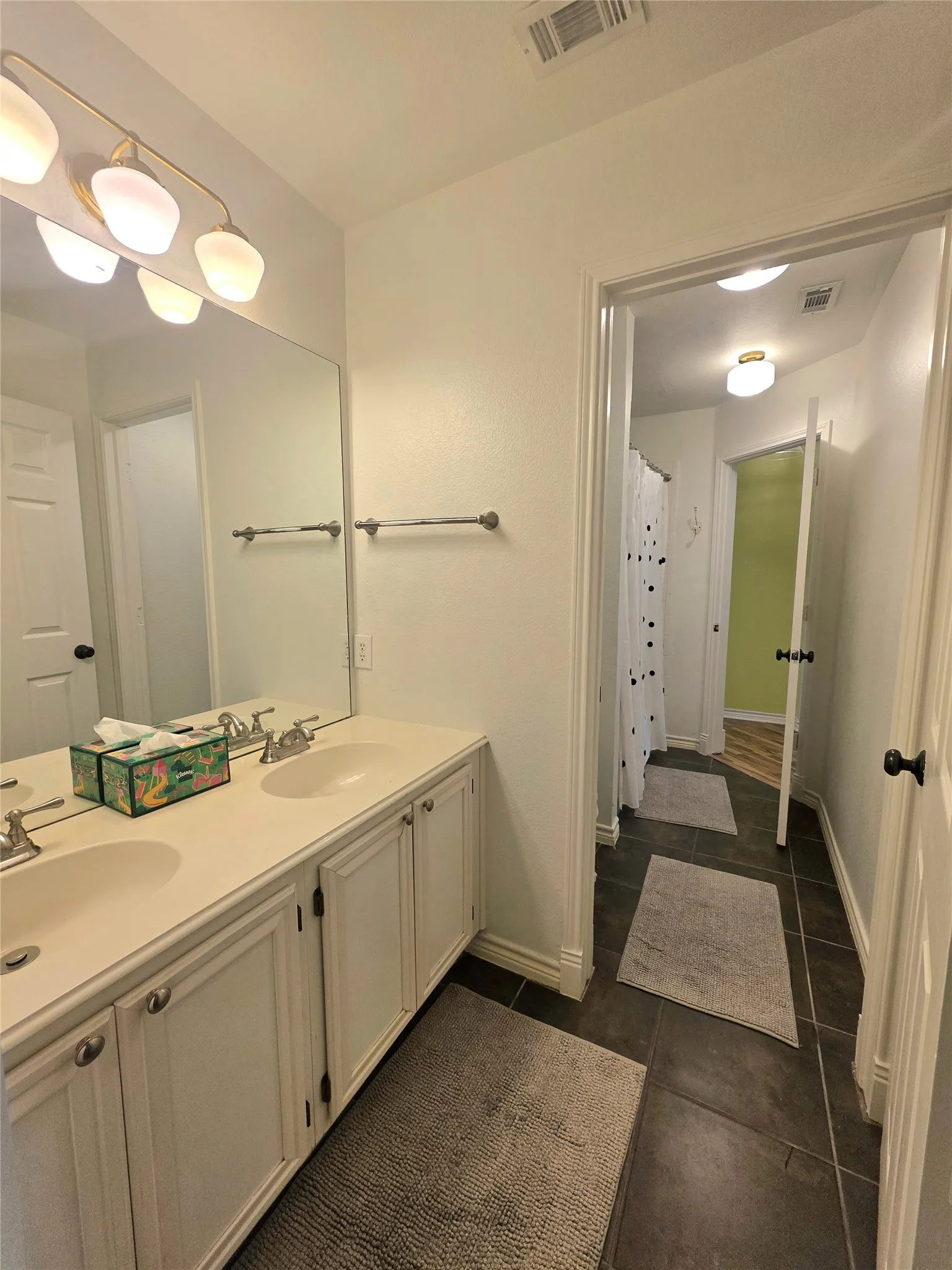 Single Family Residence For Rent in Rockwall County , 207 Julian Drive, Rockwall, Texas 75087, 3 Bedroom, 2 Bathroom, 2 Garage spaces, 2,280 Sqft, built in 1997, mls#21357178, Real Estate Agent in Rockwall, Homes For Rent in Rockwall county, Homes For Rent in Rockwall, Realtor in Rockwall Texas, Real Estate Brokerage Independent Realty Texas, Luminita Cordes Realtor