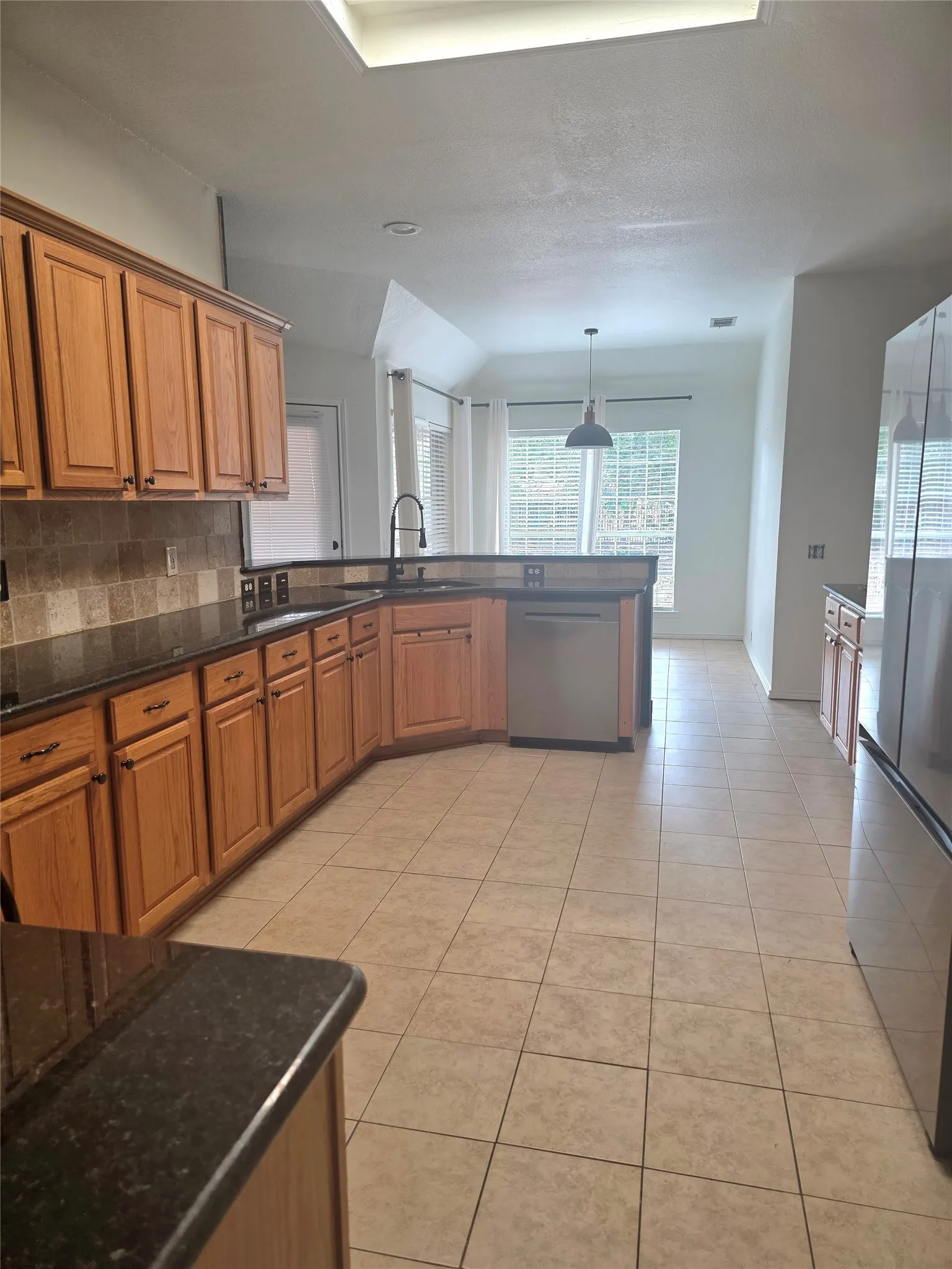 Single Family Residence For Rent in Rockwall County , 207 Julian Drive, Rockwall, Texas 75087, 3 Bedroom, 2 Bathroom, 2 Garage spaces, 2,280 Sqft, built in 1997, mls#21357178, Real Estate Agent in Rockwall, Homes For Rent in Rockwall county, Homes For Rent in Rockwall, Realtor in Rockwall Texas, Real Estate Brokerage Independent Realty Texas, Luminita Cordes Realtor