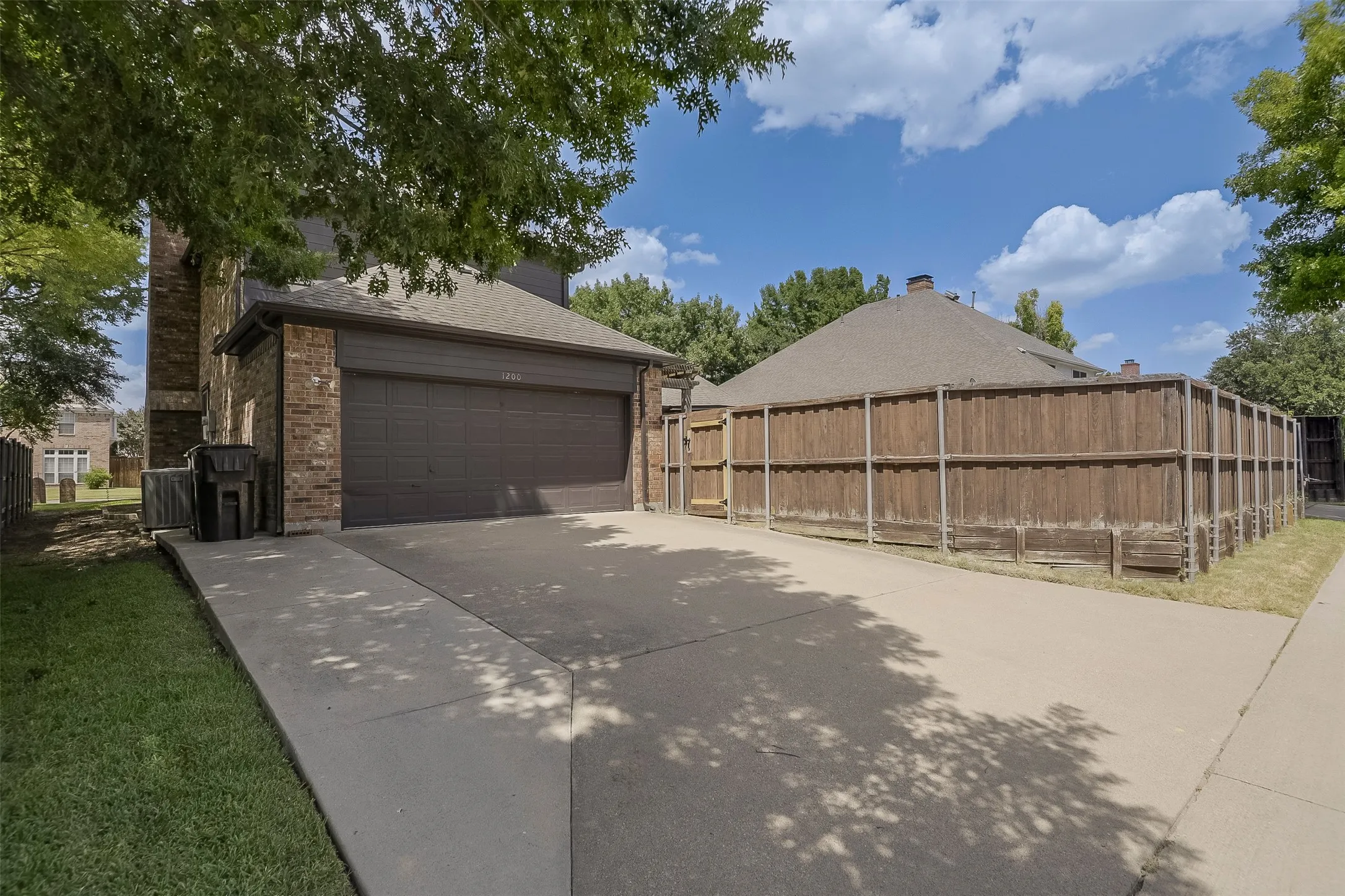 Single Family Residence For Sale in Collin County , 1200 Lakeway Drive, Plano, Texas 75075, 4 Bedroom, 4 Bathroom, 2 Garage spaces, 3,414 Sqft, built in 1994, mls#21351603, Real Estate Agent in Plano, Homes For Sale in Collin county, Homes For Sale in Plano, Realtor in Plano Texas, Real Estate Brokerage Independent Realty Texas, Luminita Cordes Realtor