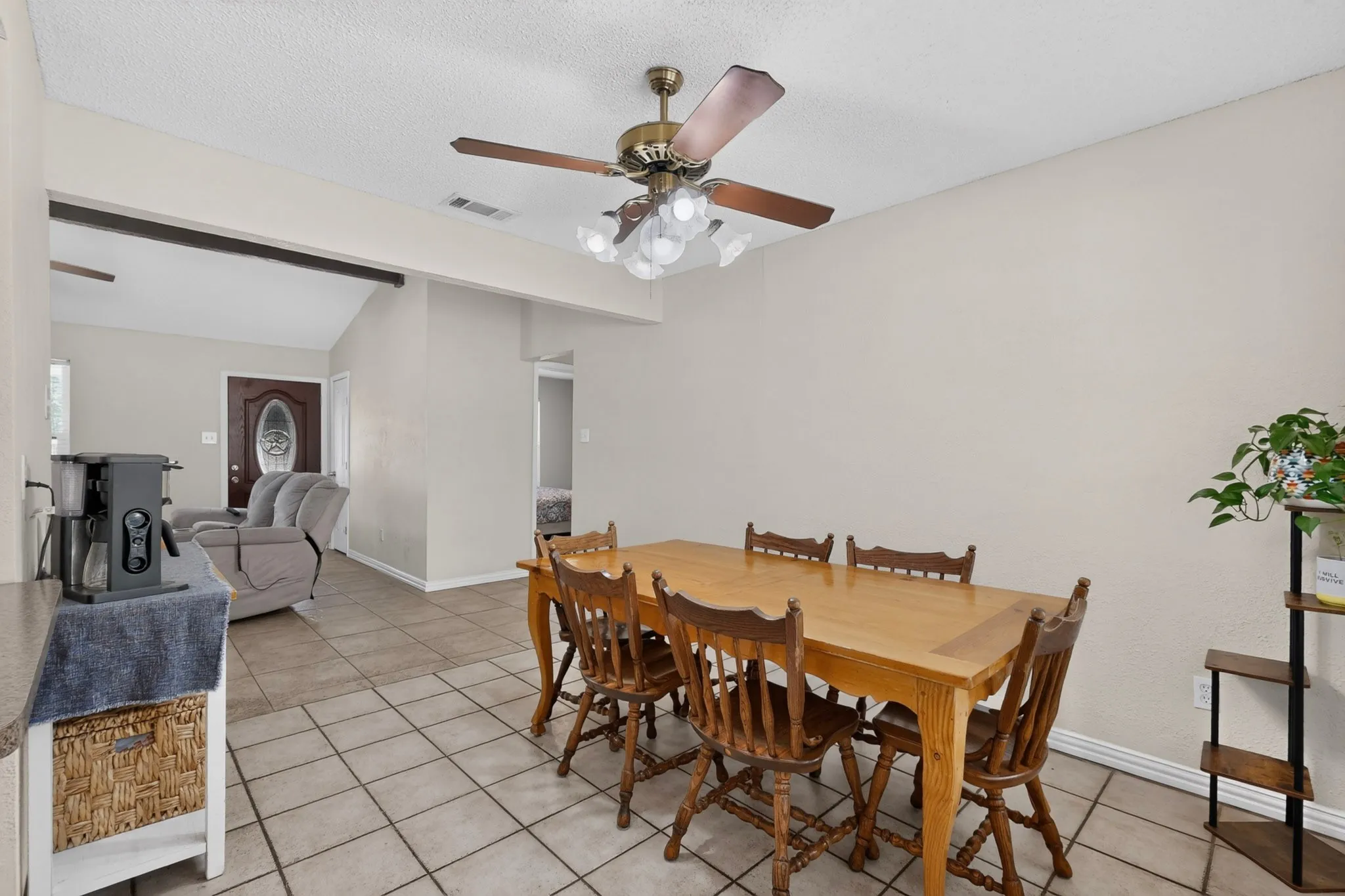 Single Family Residence For Sale in Ellis County , 105 Prairie Creek Road, Red Oak, Texas 75154, 3 Bedroom, 2 Bathroom, 2 Garage spaces, 1,420 Sqft, built in 1983, mls#21358588, Real Estate Agent in Red Oak, Homes For Sale in Ellis county, Homes For Sale in Red Oak, Realtor in Red Oak Texas, Real Estate Brokerage Independent Realty Texas, Luminita Cordes Realtor