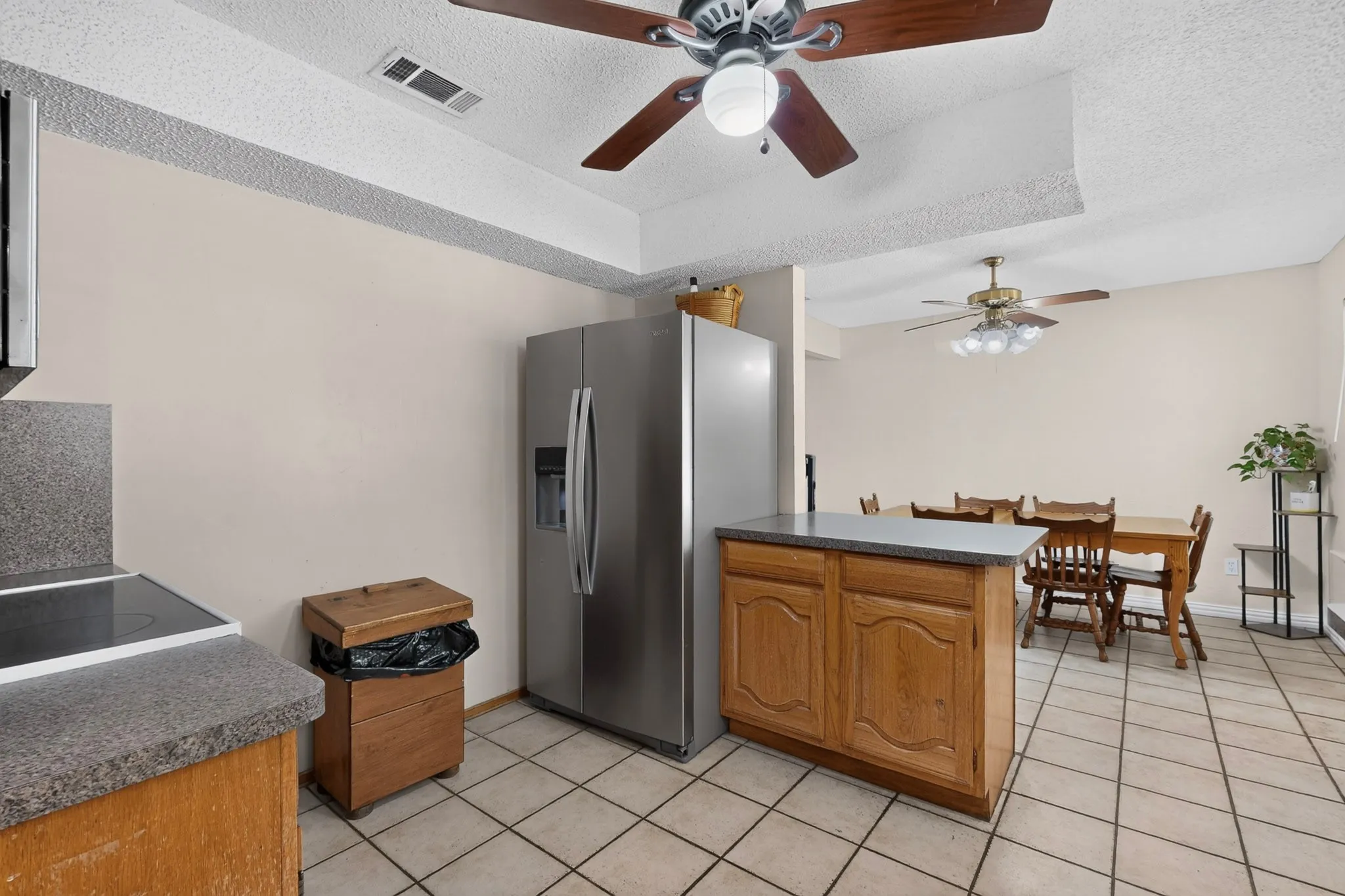 Single Family Residence For Sale in Ellis County , 105 Prairie Creek Road, Red Oak, Texas 75154, 3 Bedroom, 2 Bathroom, 2 Garage spaces, 1,420 Sqft, built in 1983, mls#21358588, Real Estate Agent in Red Oak, Homes For Sale in Ellis county, Homes For Sale in Red Oak, Realtor in Red Oak Texas, Real Estate Brokerage Independent Realty Texas, Luminita Cordes Realtor