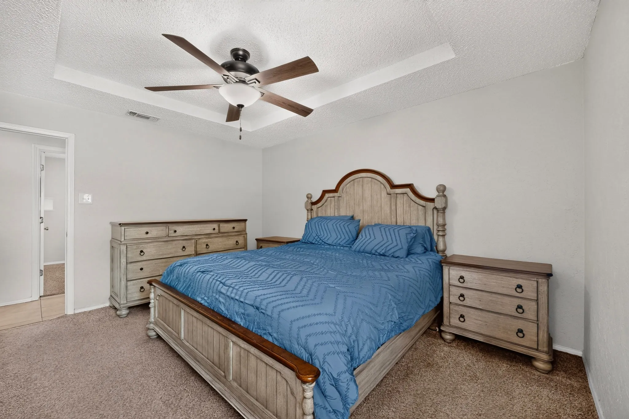 Single Family Residence For Sale in Ellis County , 105 Prairie Creek Road, Red Oak, Texas 75154, 3 Bedroom, 2 Bathroom, 2 Garage spaces, 1,420 Sqft, built in 1983, mls#21358588, Real Estate Agent in Red Oak, Homes For Sale in Ellis county, Homes For Sale in Red Oak, Realtor in Red Oak Texas, Real Estate Brokerage Independent Realty Texas, Luminita Cordes Realtor